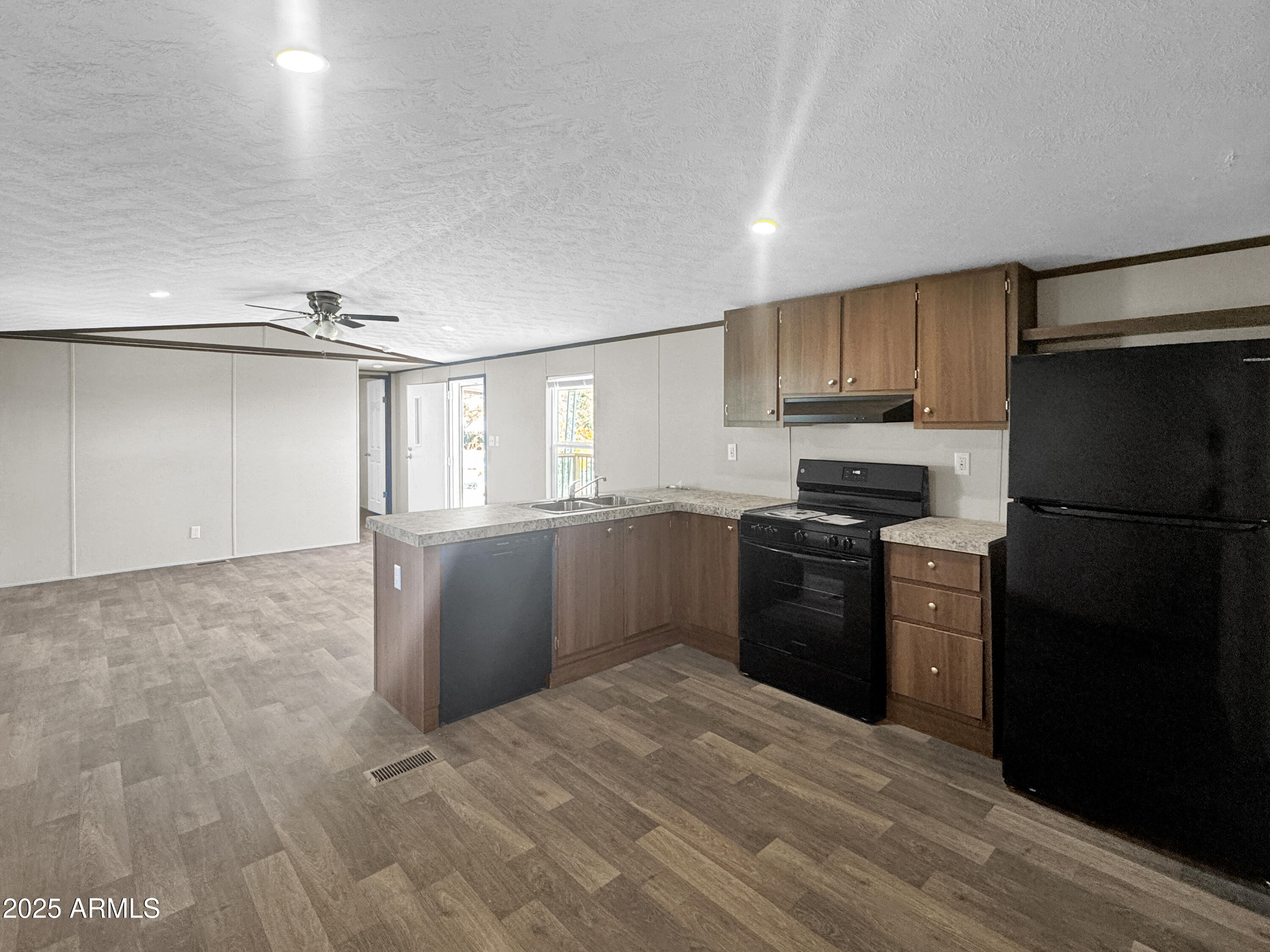 3711 E Granite Drive