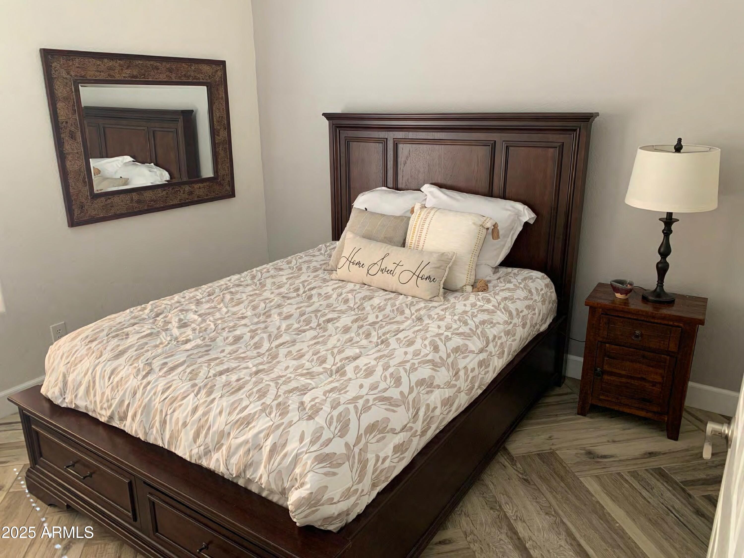 4933 E CRIMSON Terrace