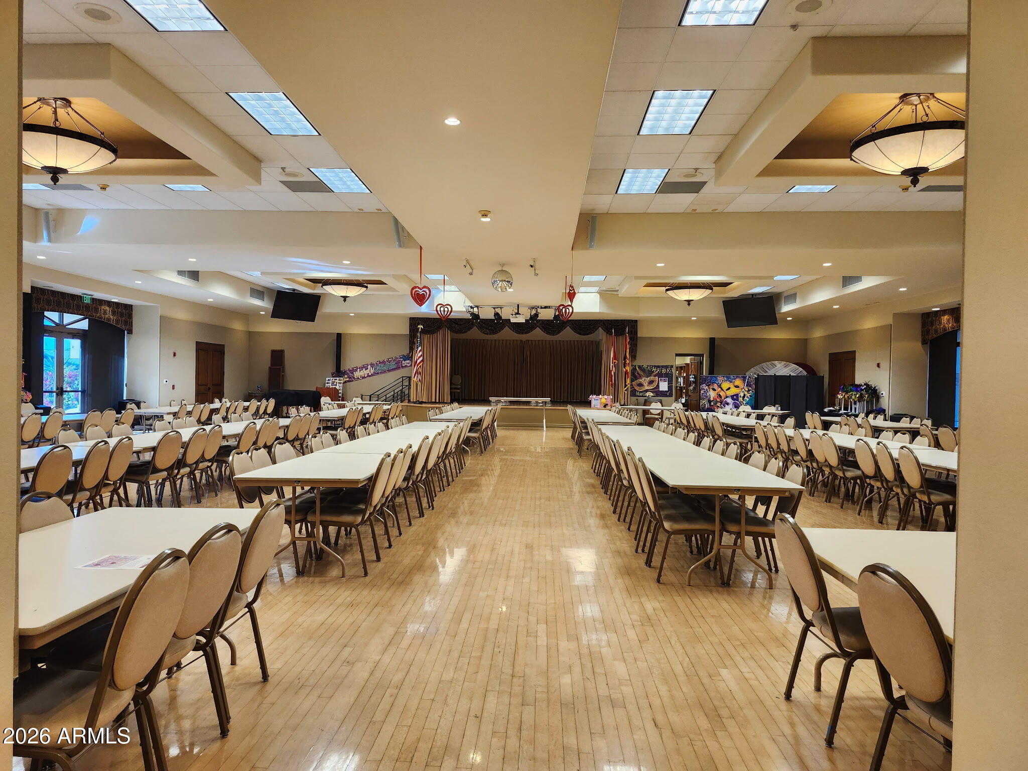 215 N Power Road 284