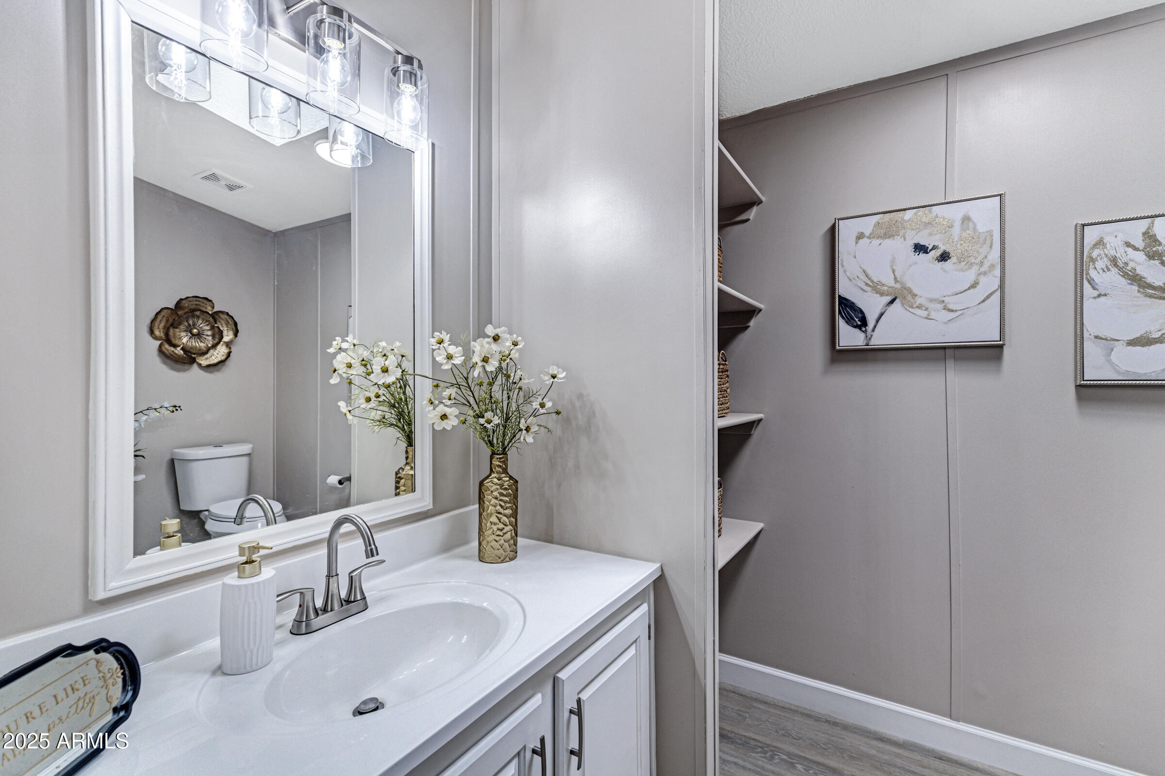 834 S MERIDIAN Road 81