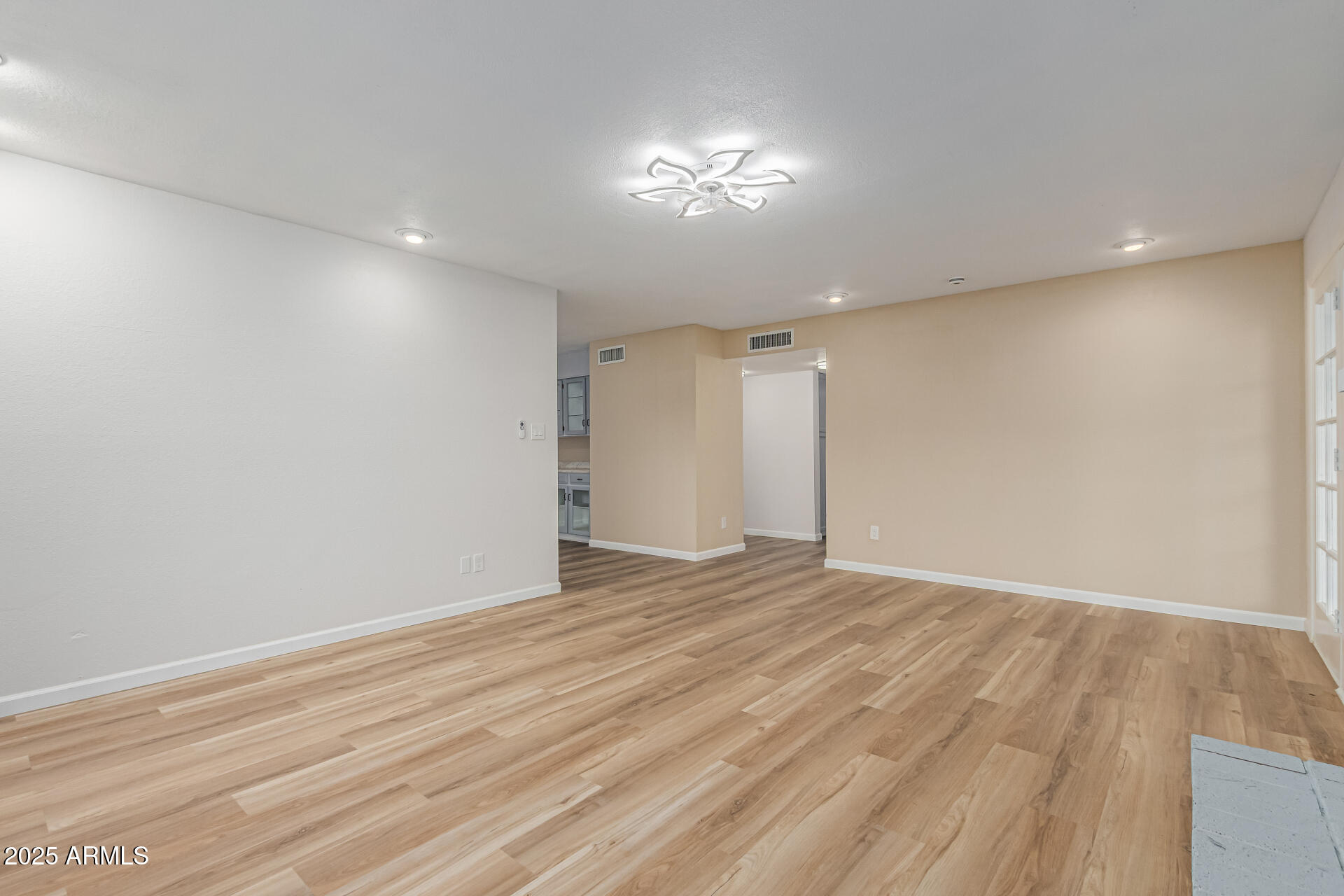 1232 E MCLELLAN Road