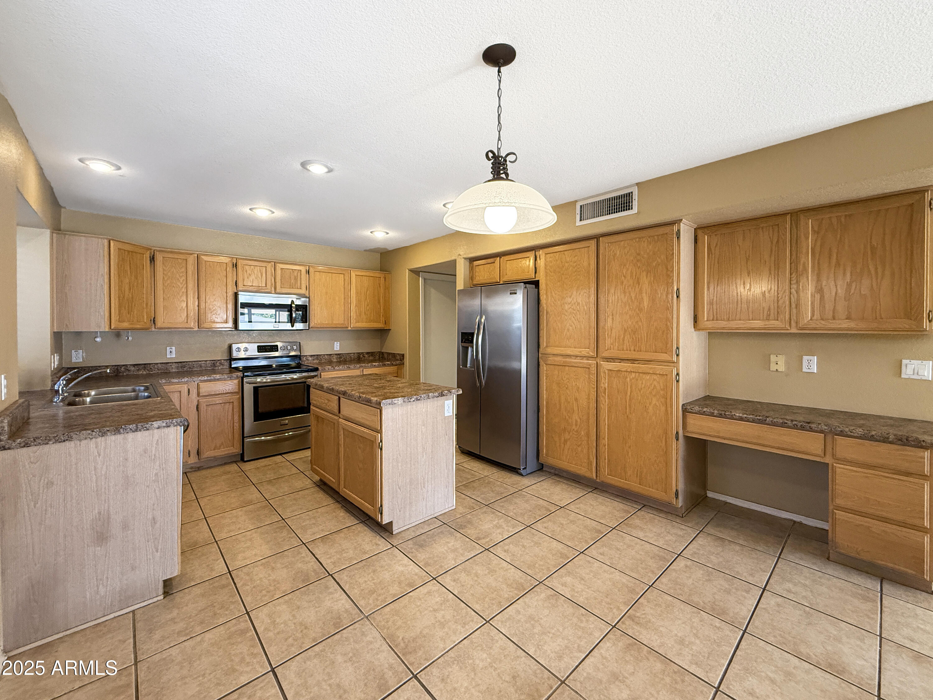 5711 W COCHISE Drive