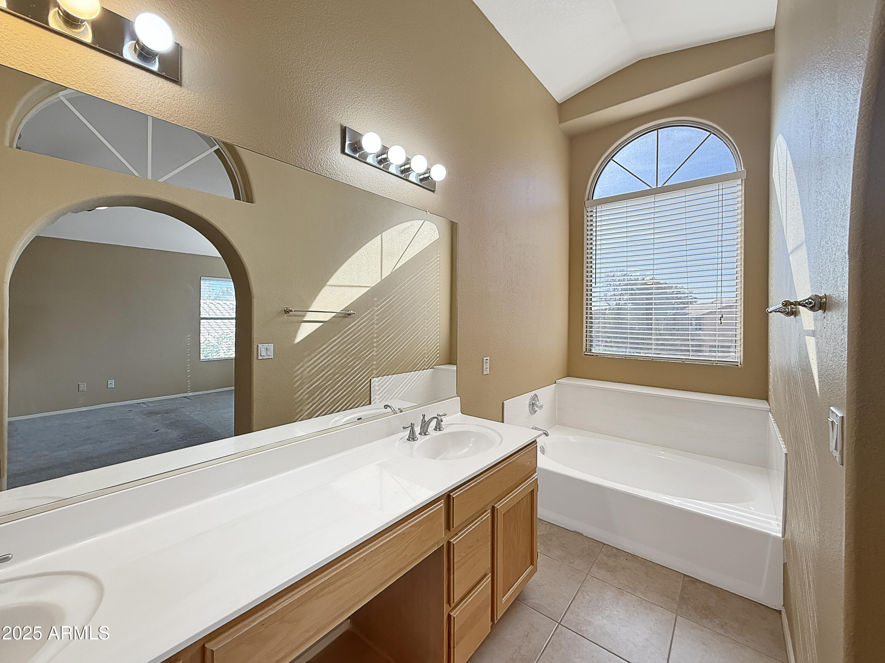 5711 W COCHISE Drive