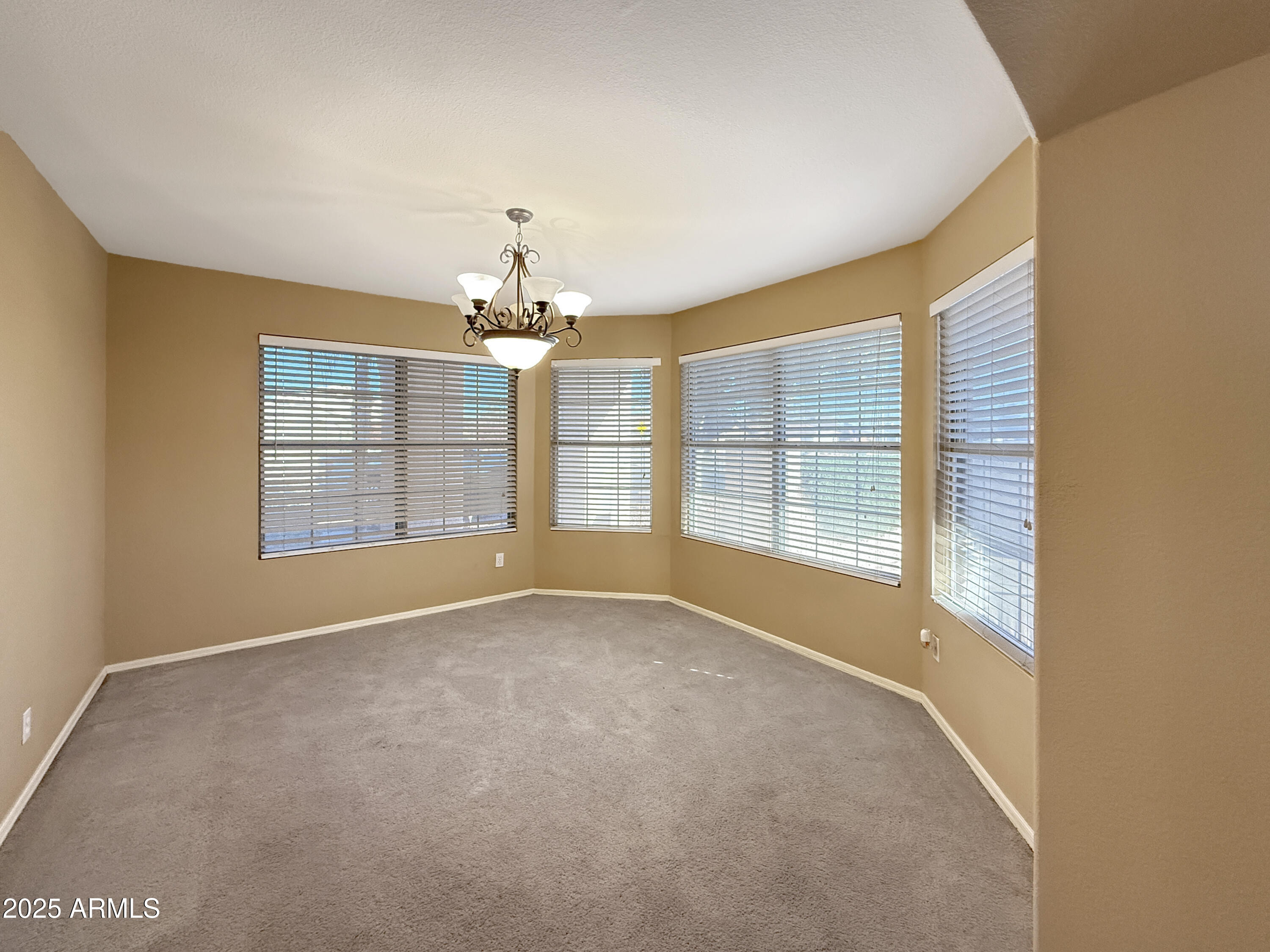 5711 W COCHISE Drive