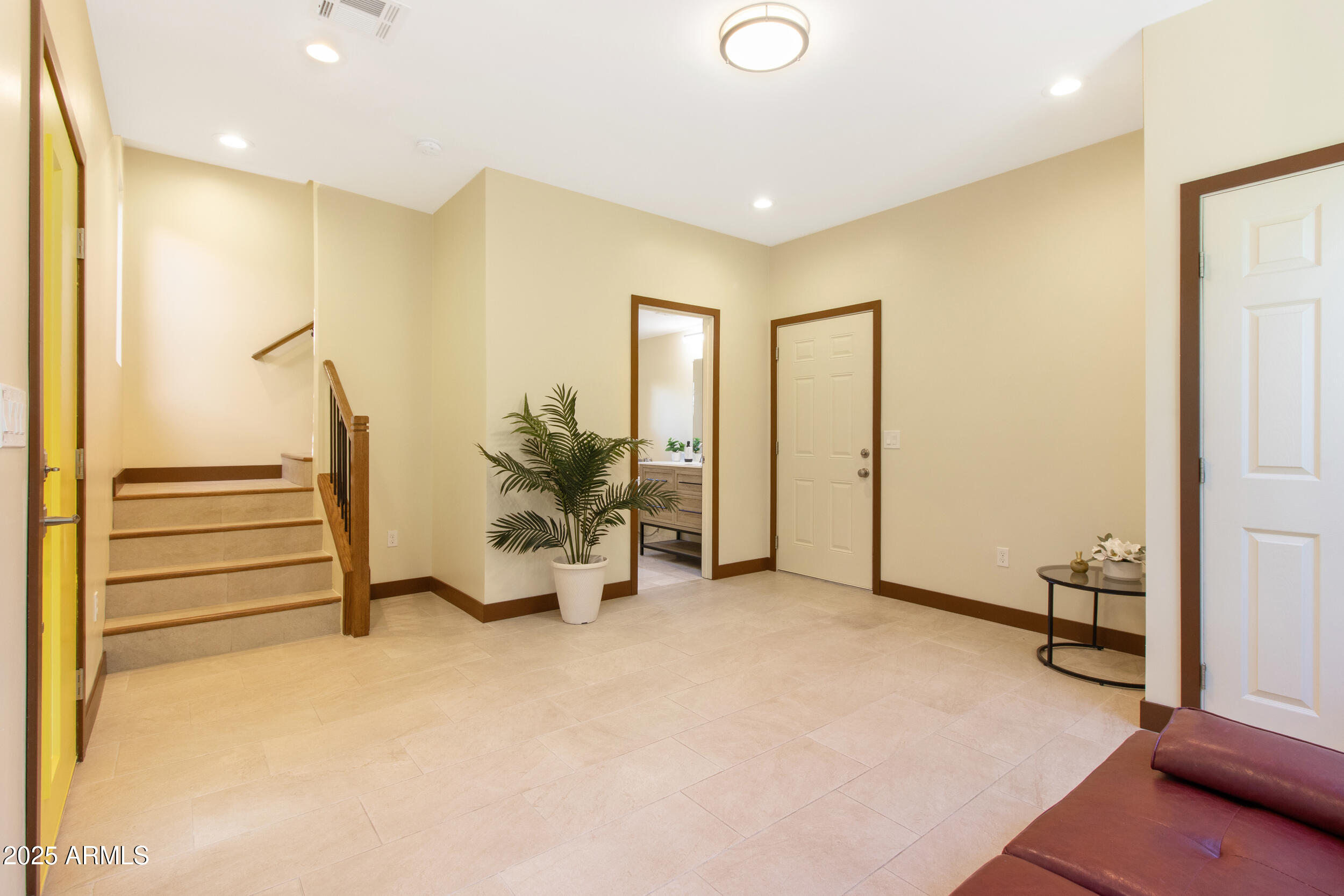 2014 W LAWRENCE Road