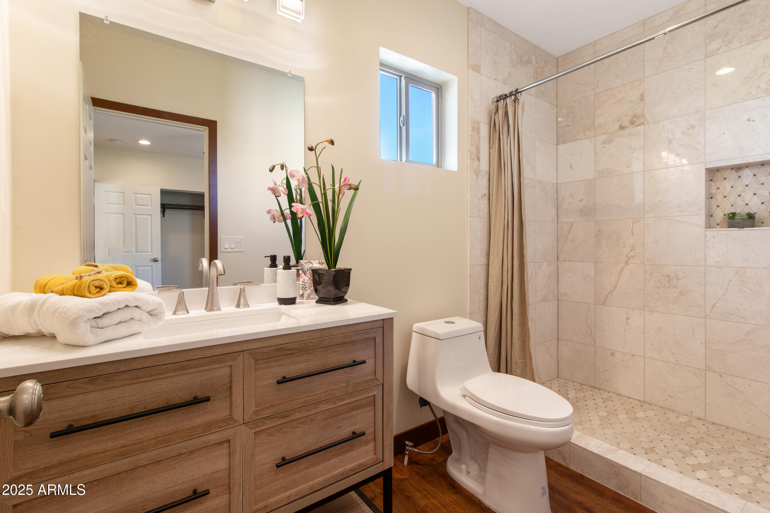 2014 W LAWRENCE Road