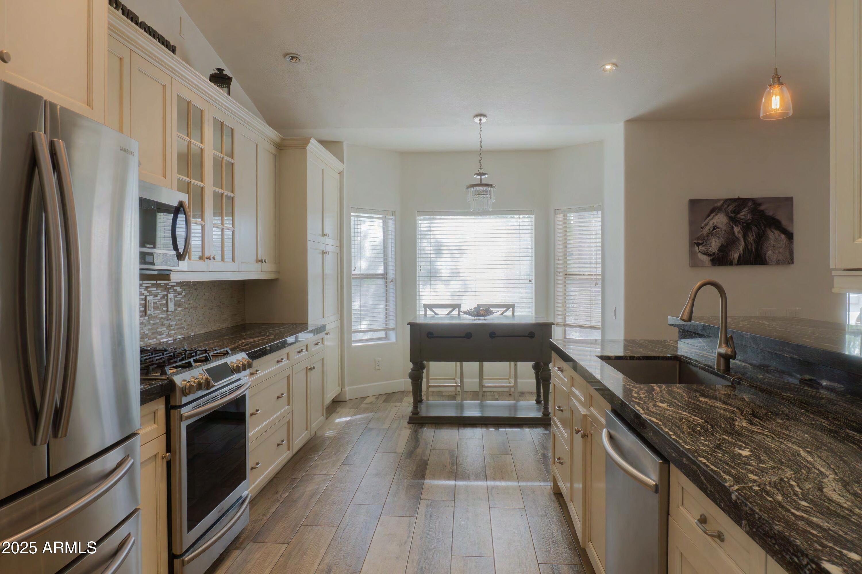 4933 E CRIMSON Terrace