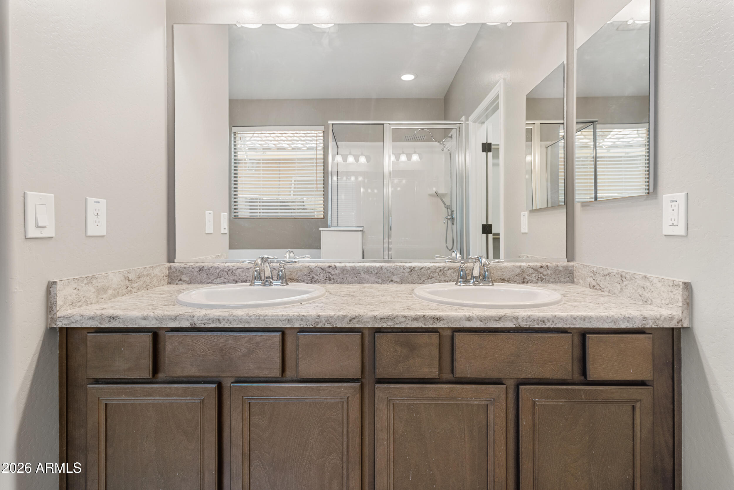 10257 W LAWRENCE Lane