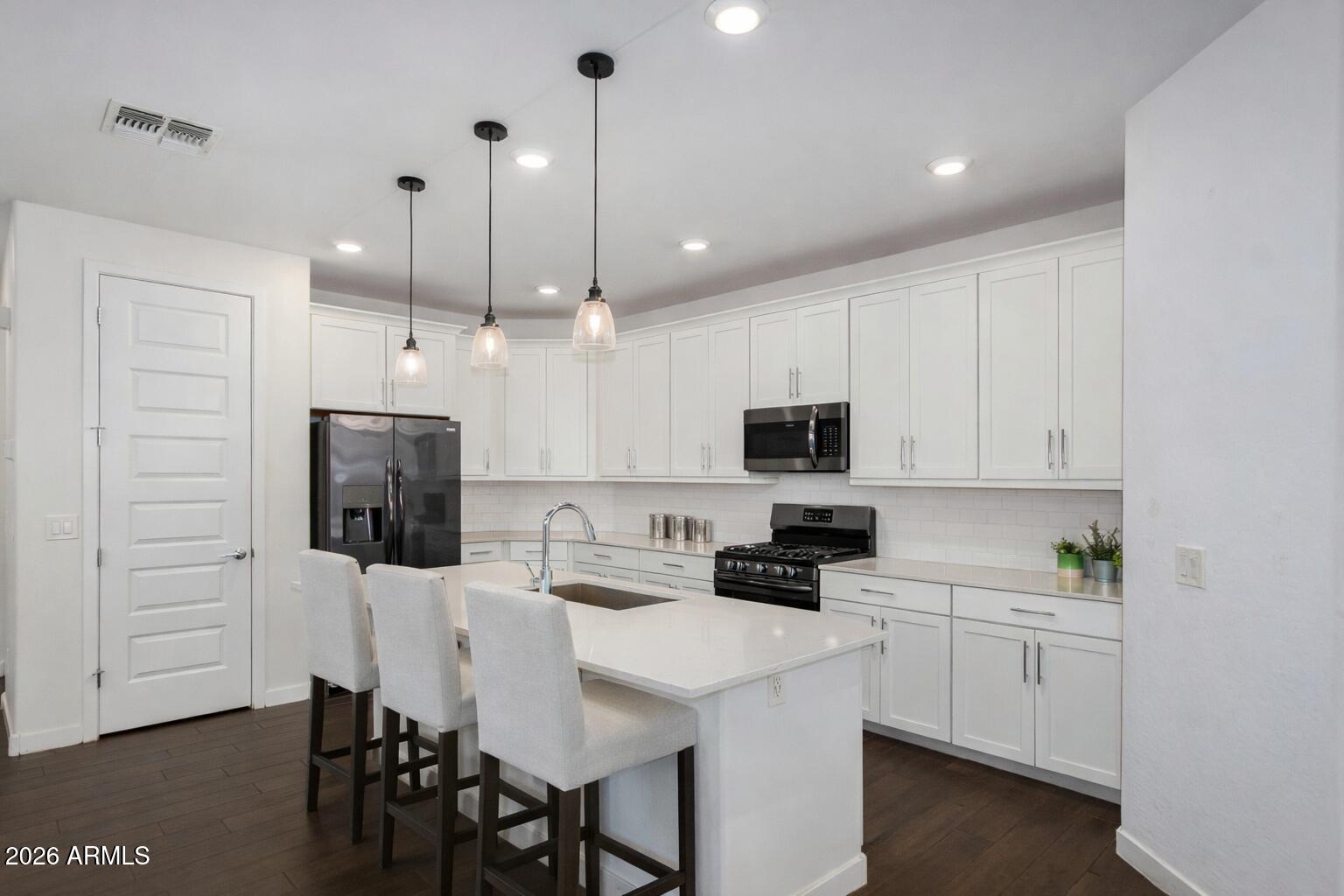 9856 E TUPELO Avenue