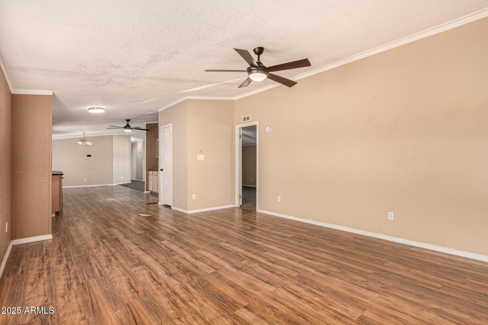 21137 W DOVE VALLEY Road