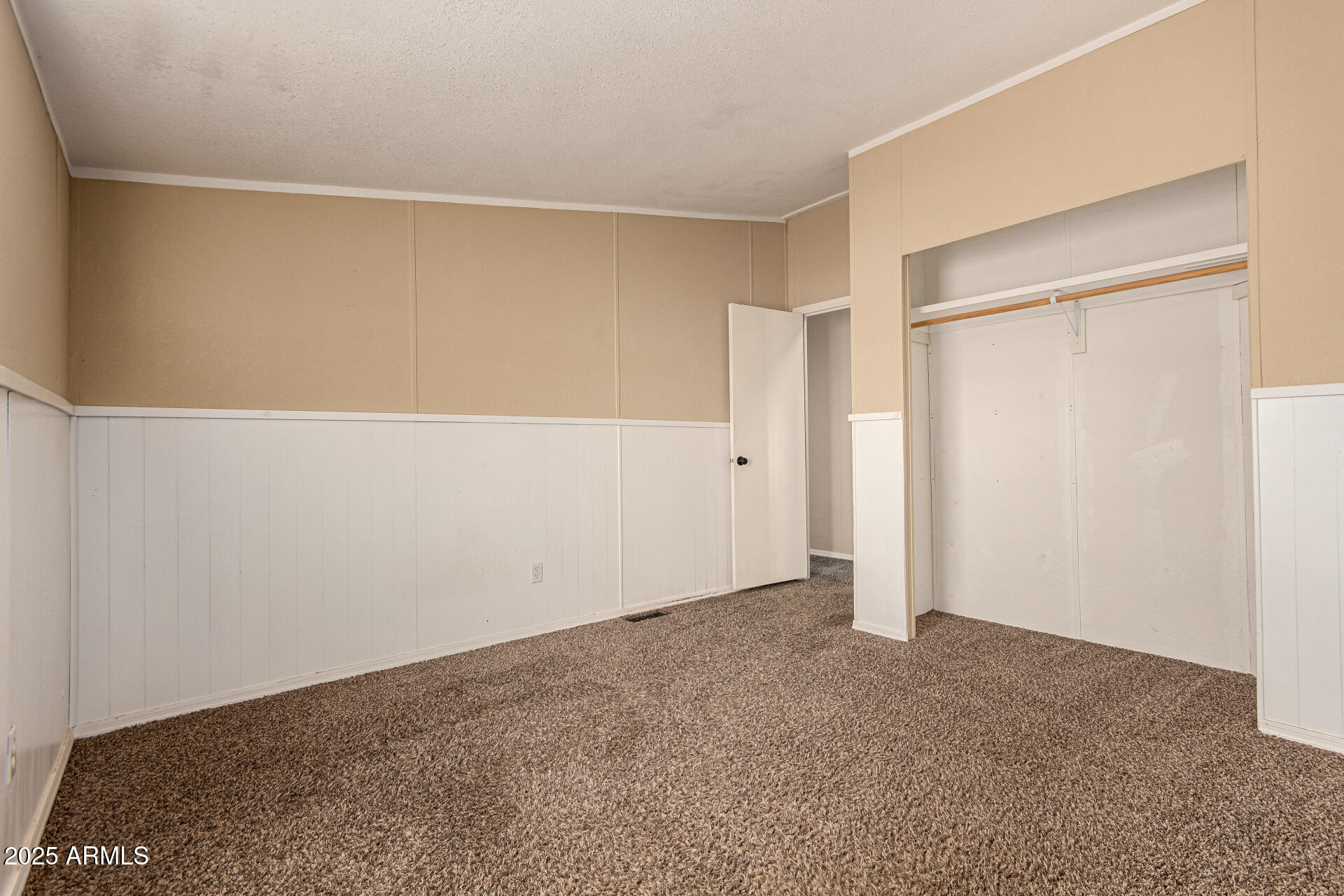 21137 W DOVE VALLEY Road