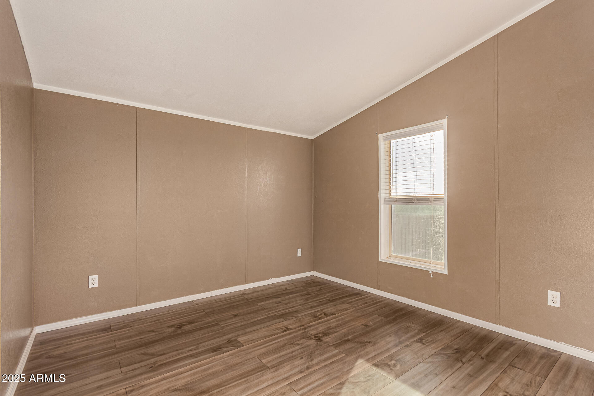 21137 W DOVE VALLEY Road