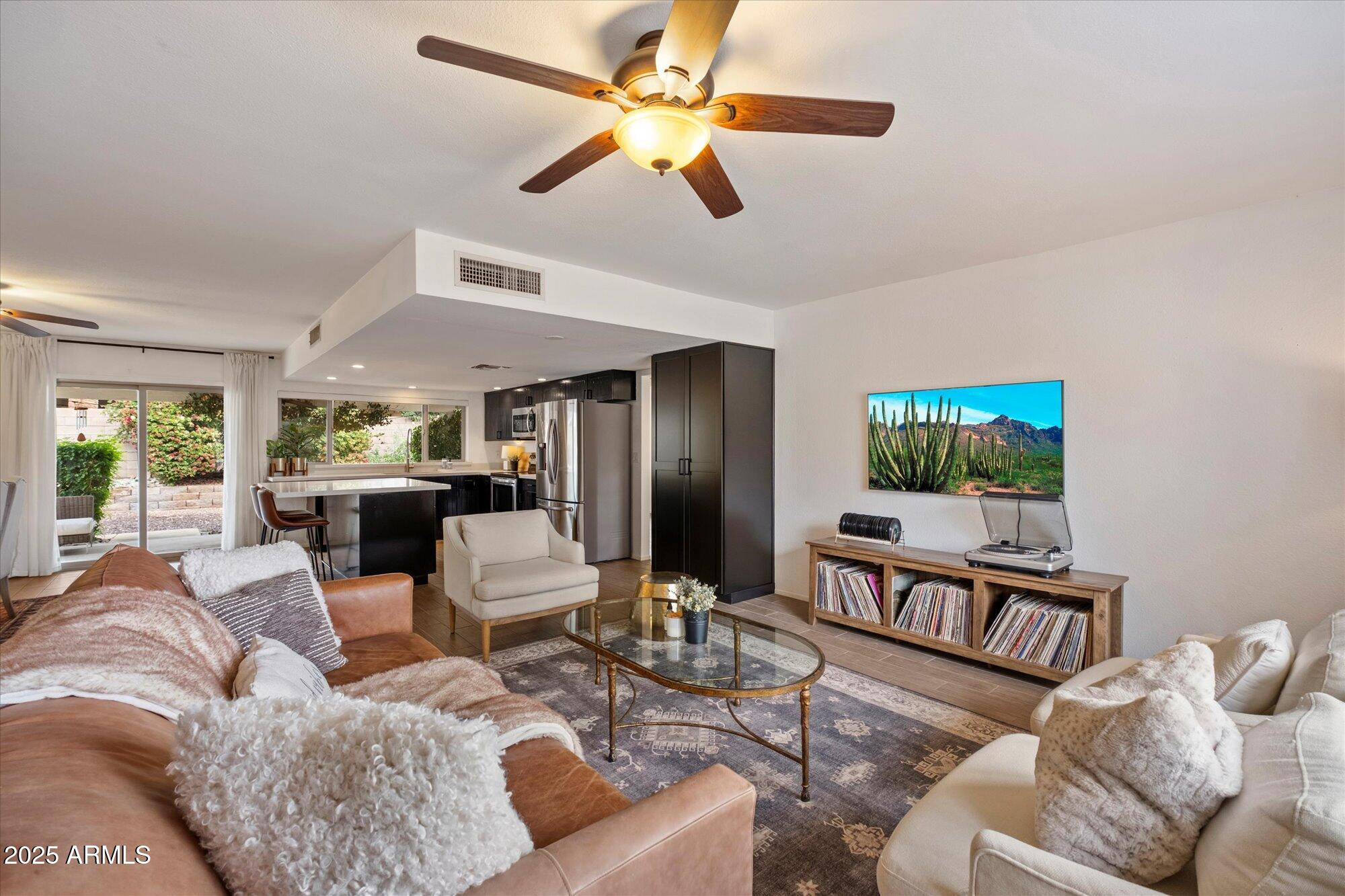 5330 E WINCHCOMB Drive