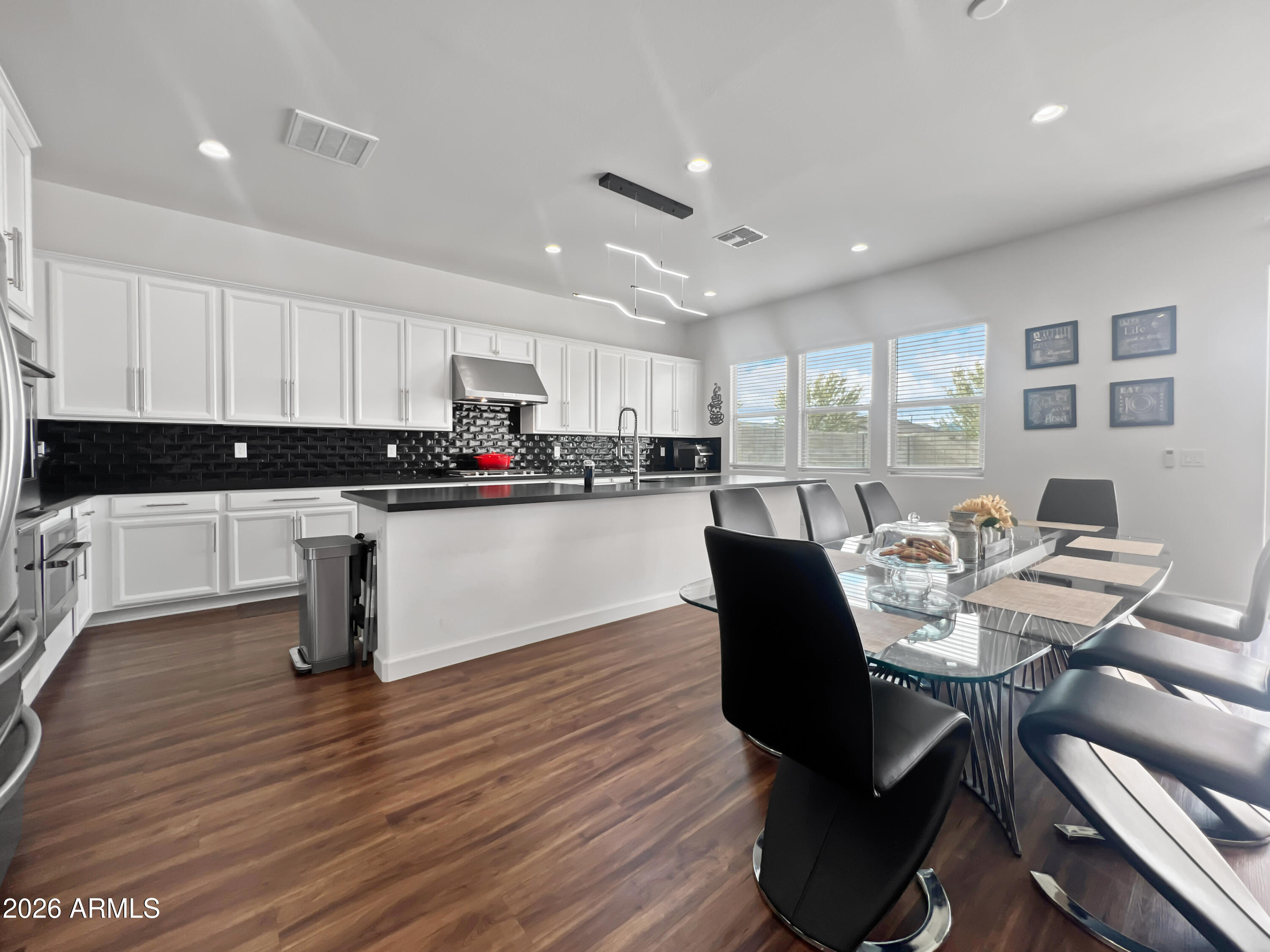 35678 N GEMSTONE Way