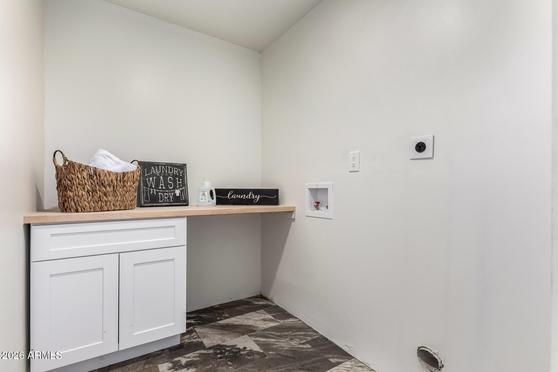 8252 E HEATHERBRAE Avenue