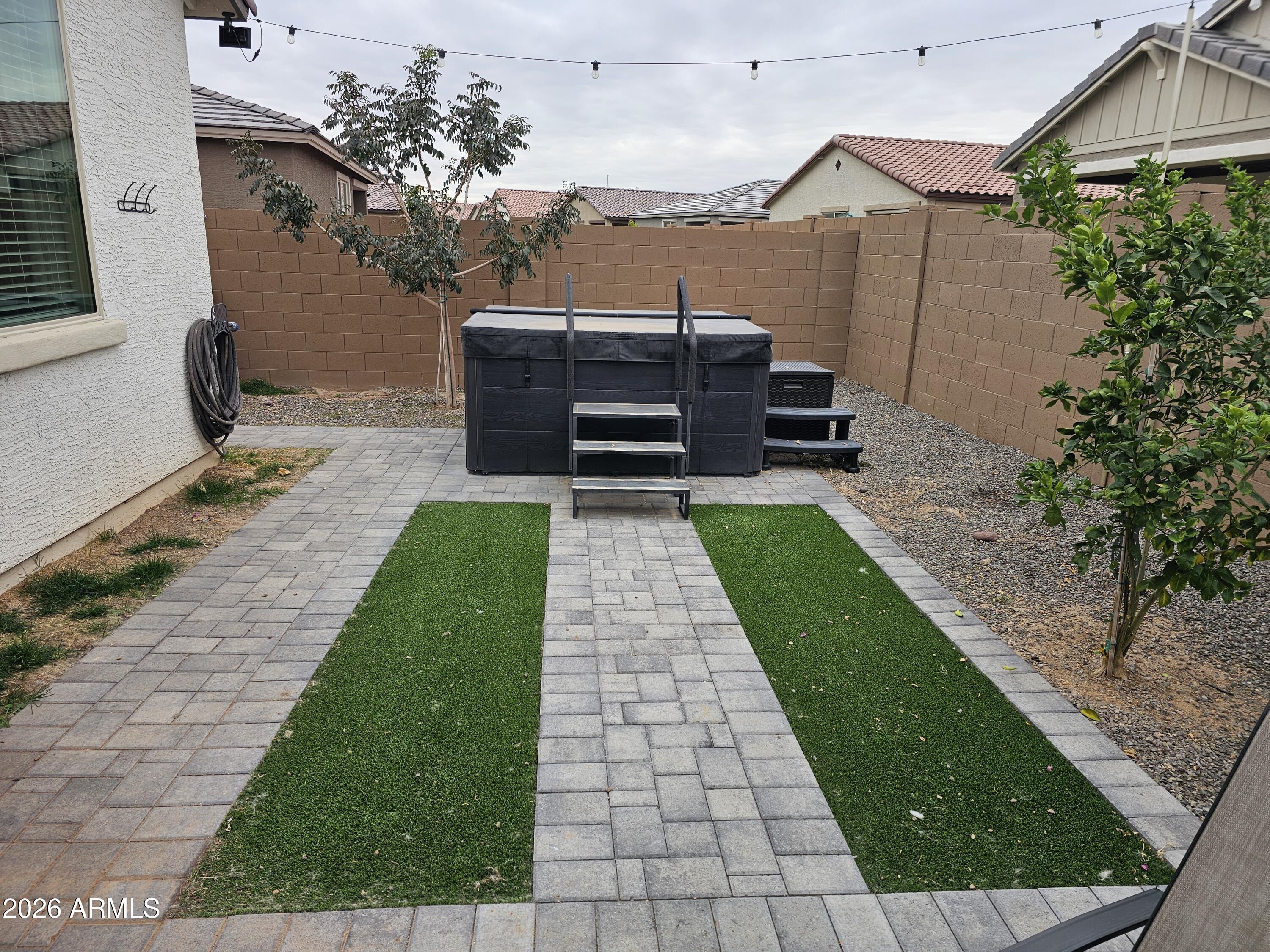 10768 W KINDERMAN Drive