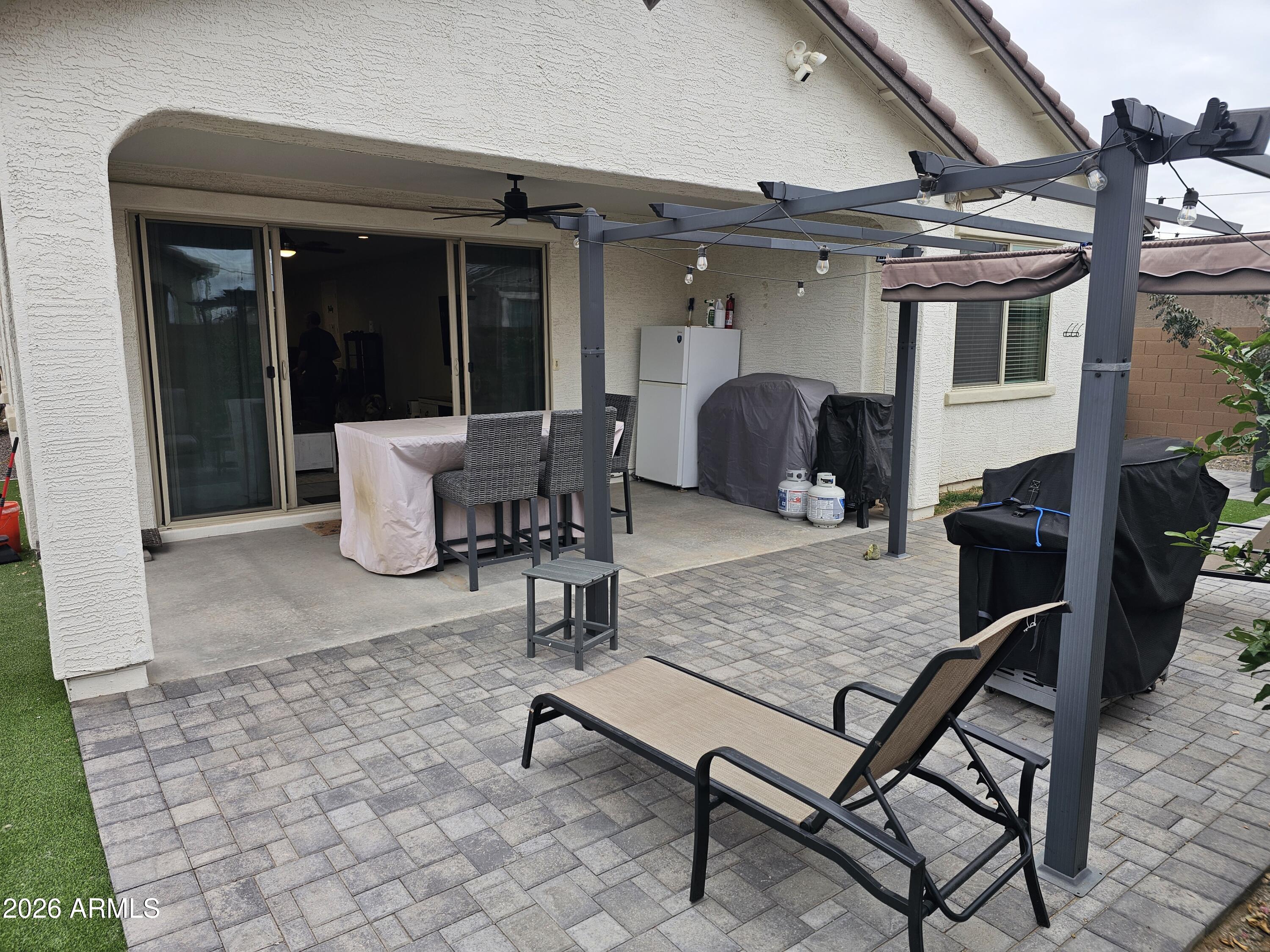 10768 W KINDERMAN Drive