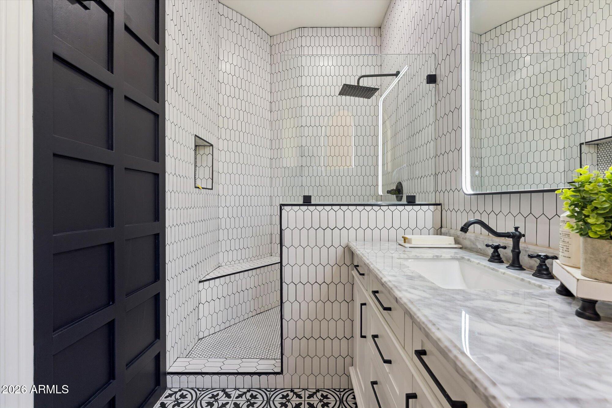 10460 E QUARTZ ROCK Road