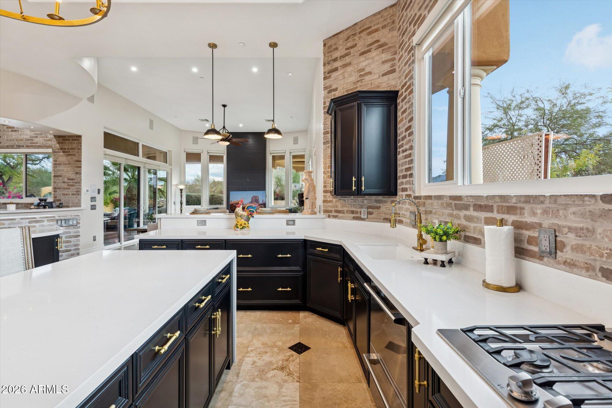 10460 E QUARTZ ROCK Road