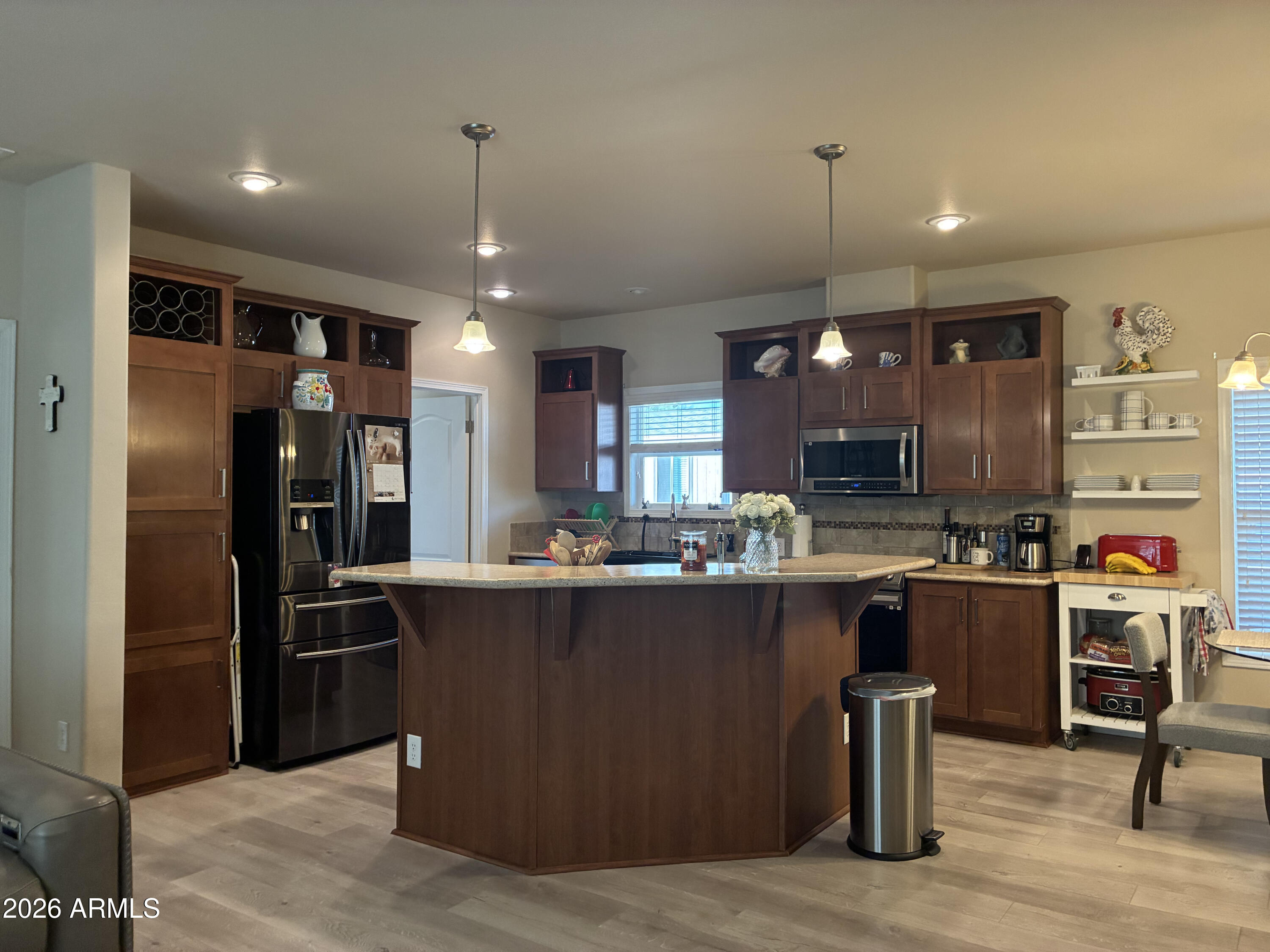 2000 S APACHE Road 40