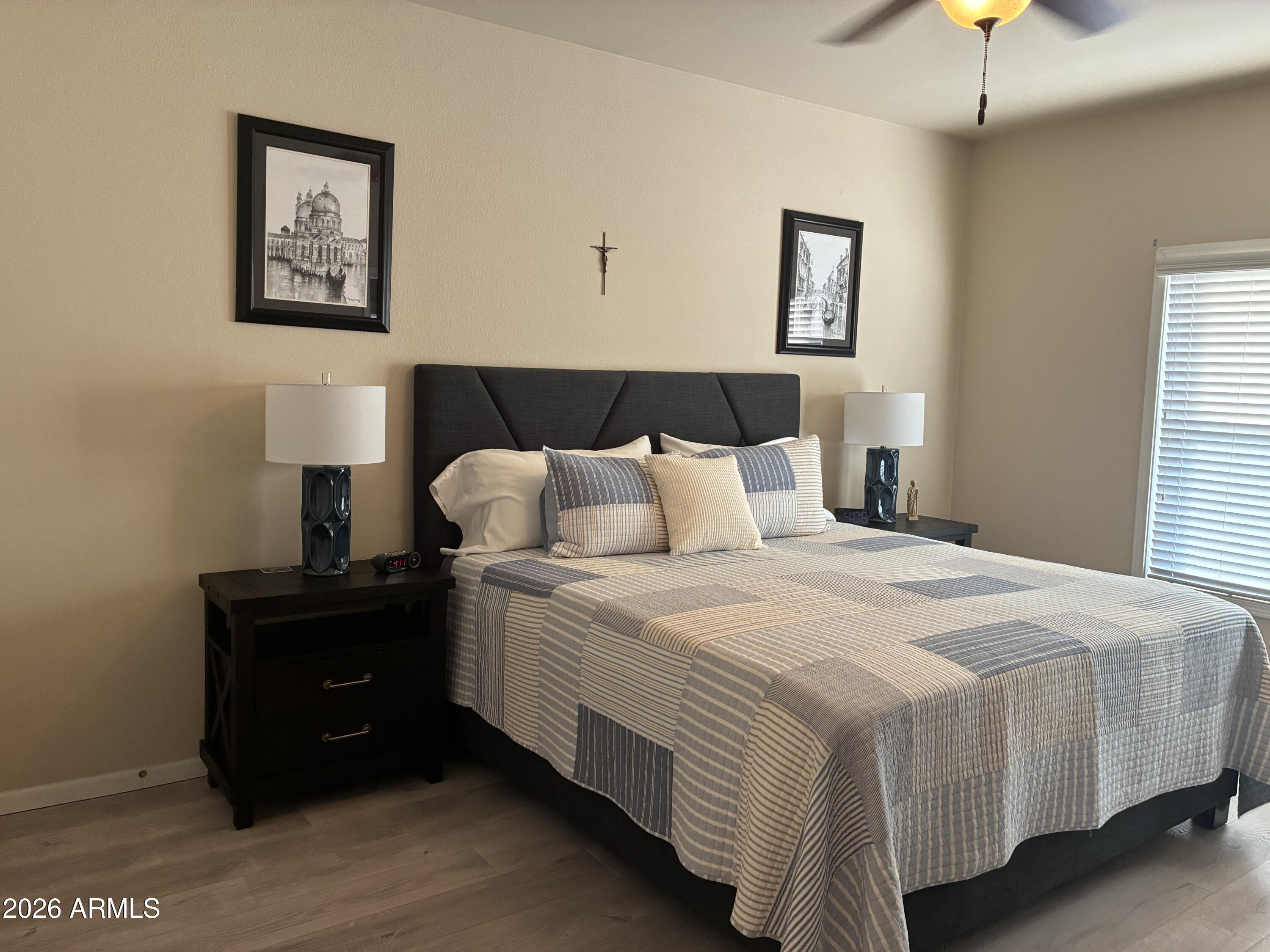 2000 S APACHE Road 40