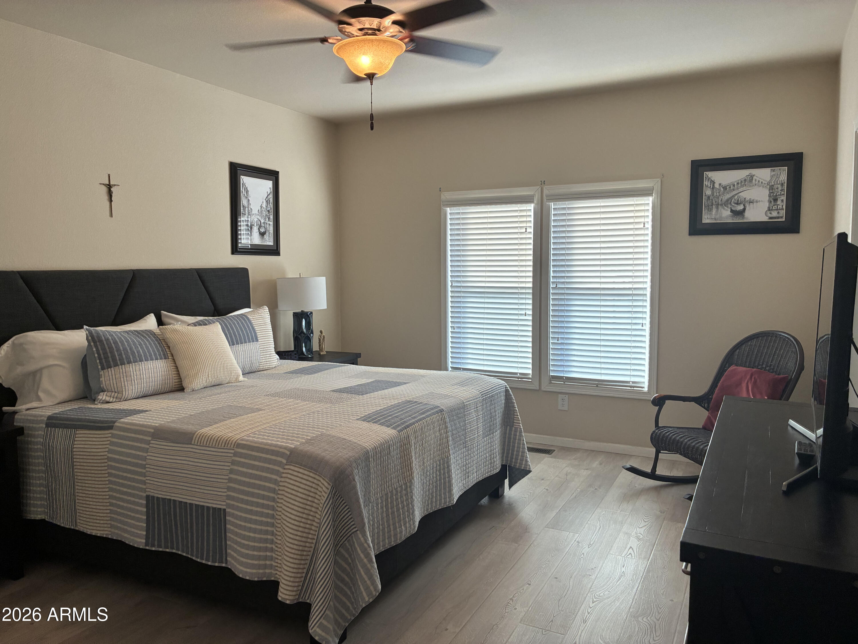 2000 S APACHE Road 40