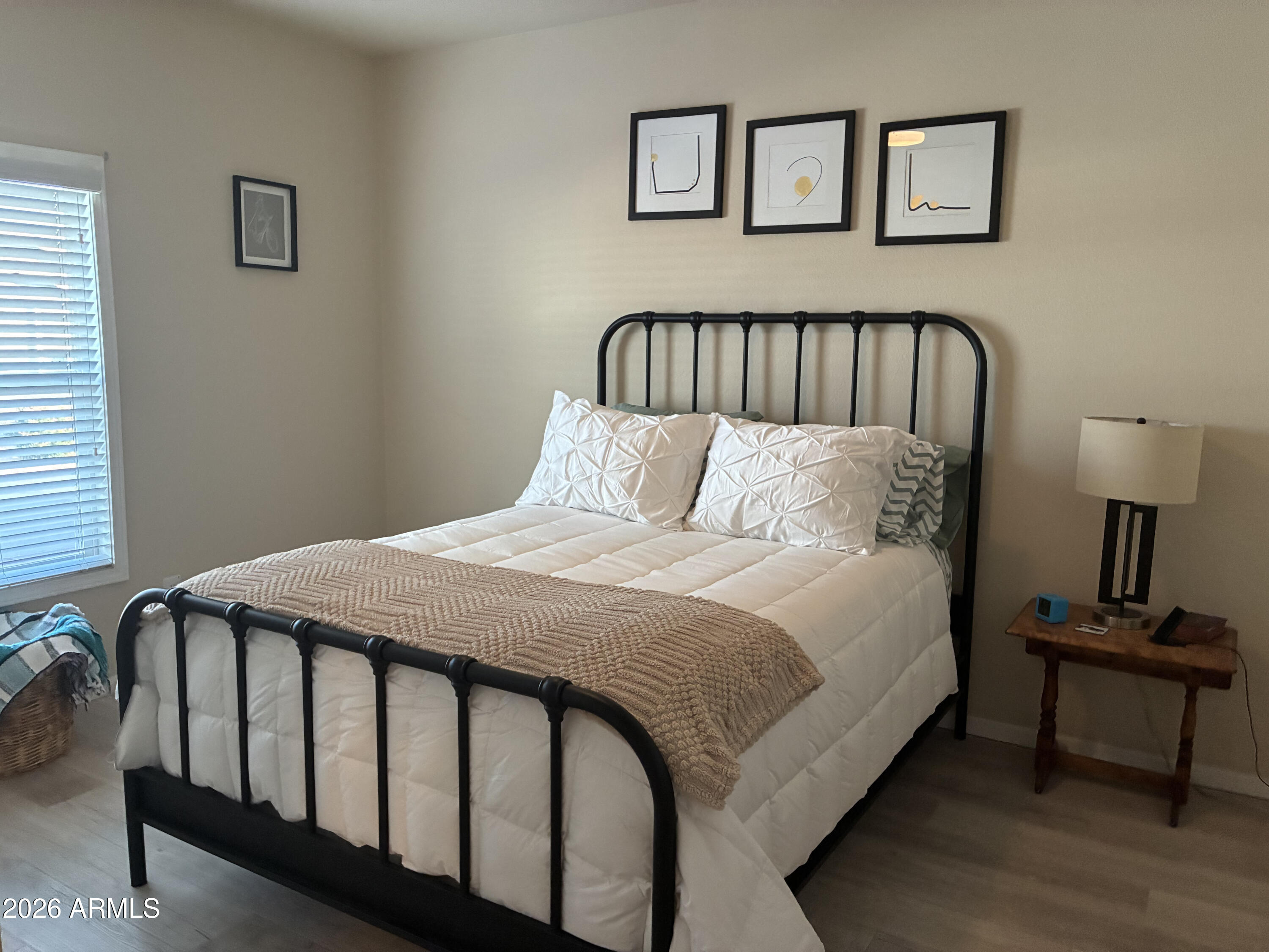 2000 S APACHE Road 40