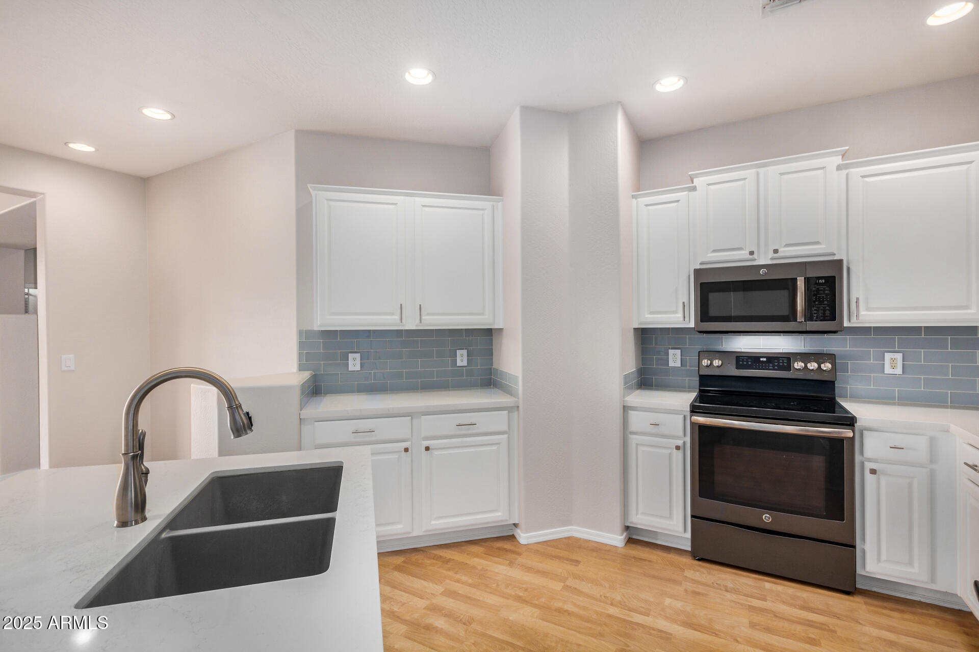 7235 E DESERT HONEYSUCKLE Drive