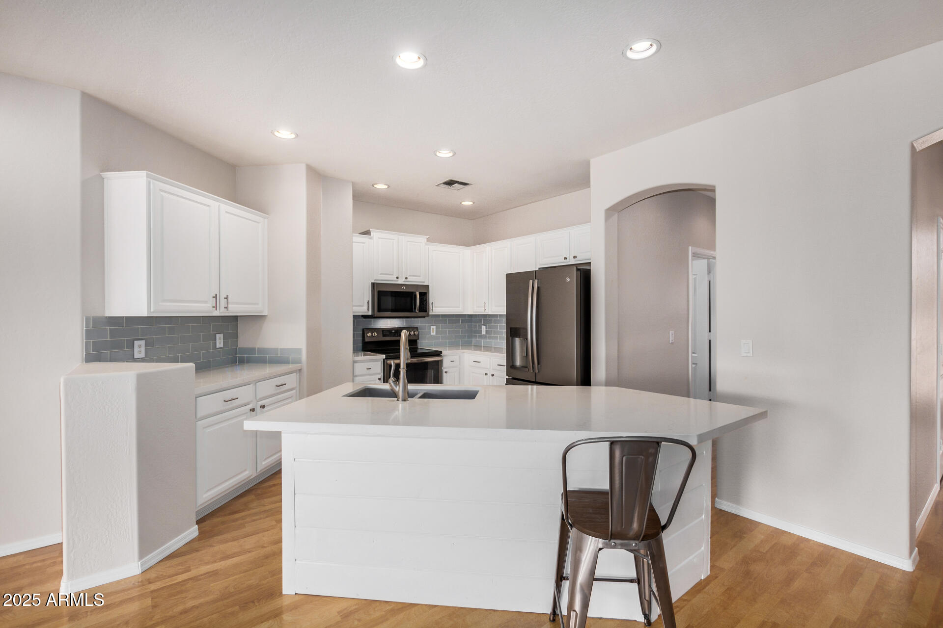 7235 E DESERT HONEYSUCKLE Drive