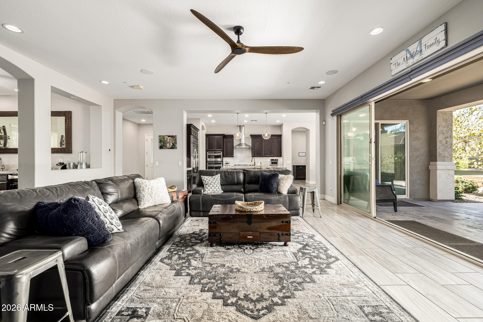 21943 E DESERT HILLS Drive