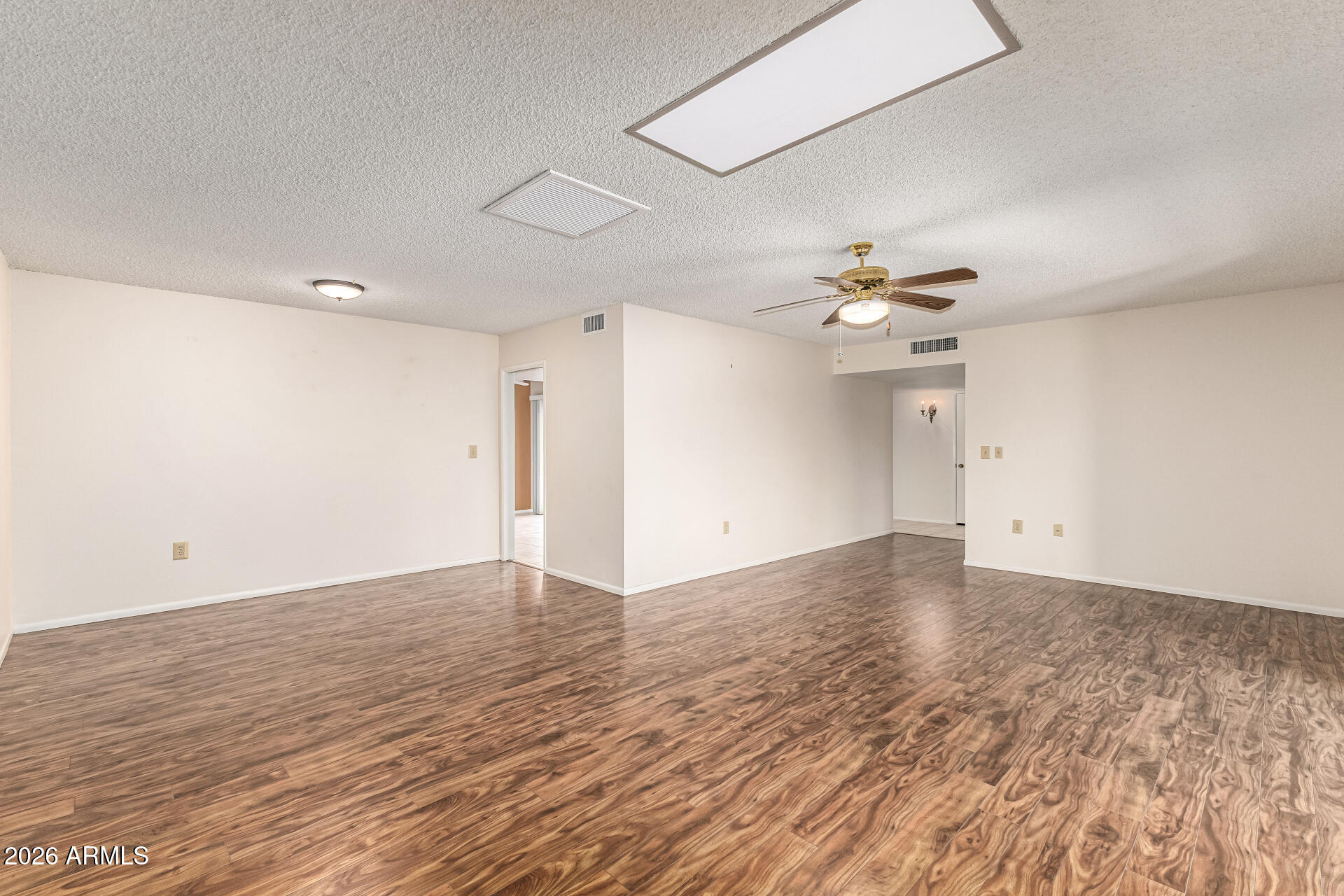 10439 W KINGSWOOD Circle