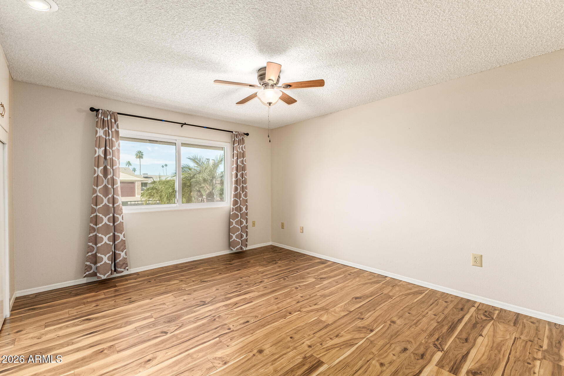 10439 W KINGSWOOD Circle