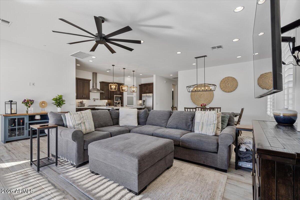 8037 E JAEGER Street