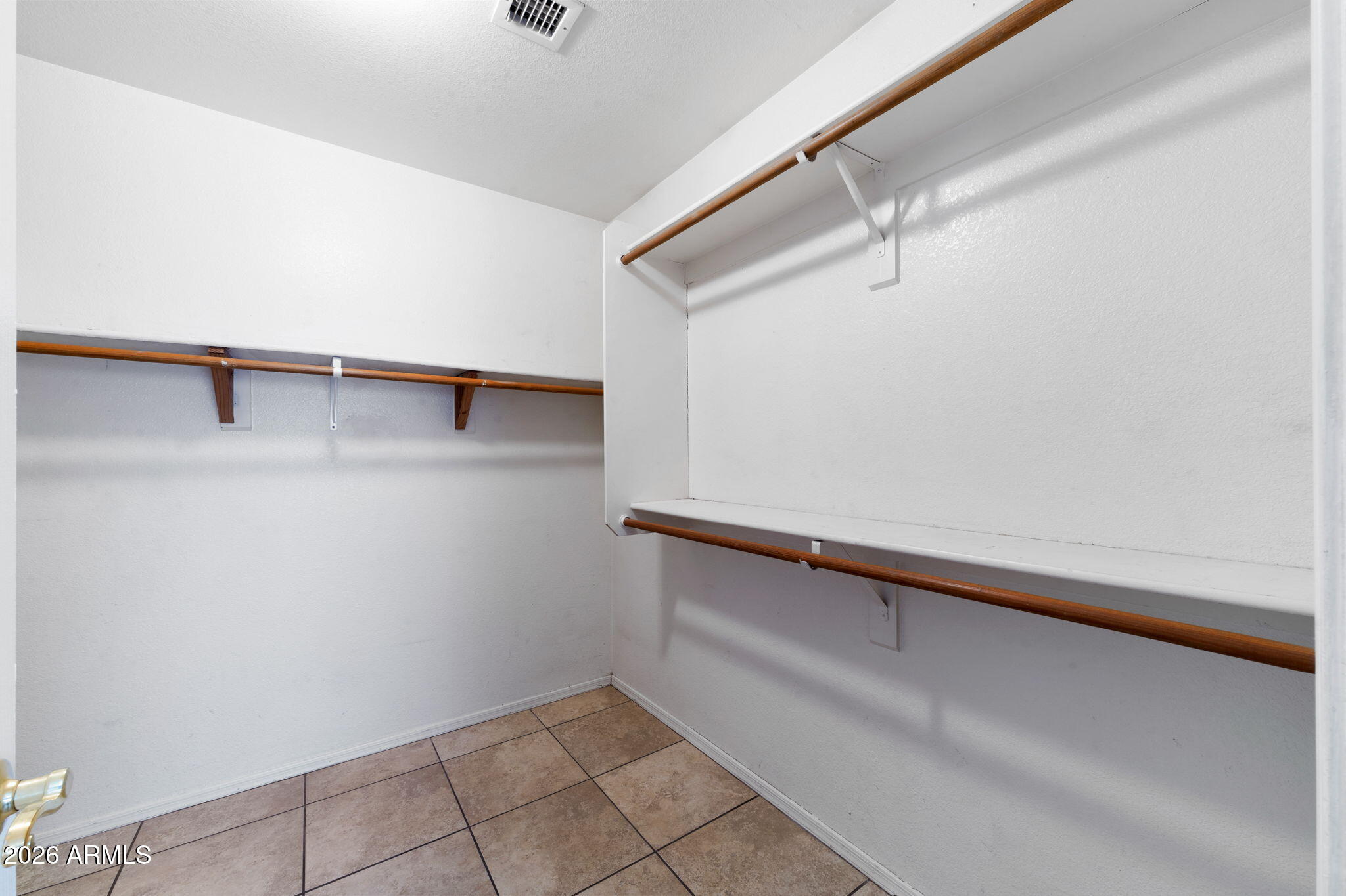 2415 S COMPTON