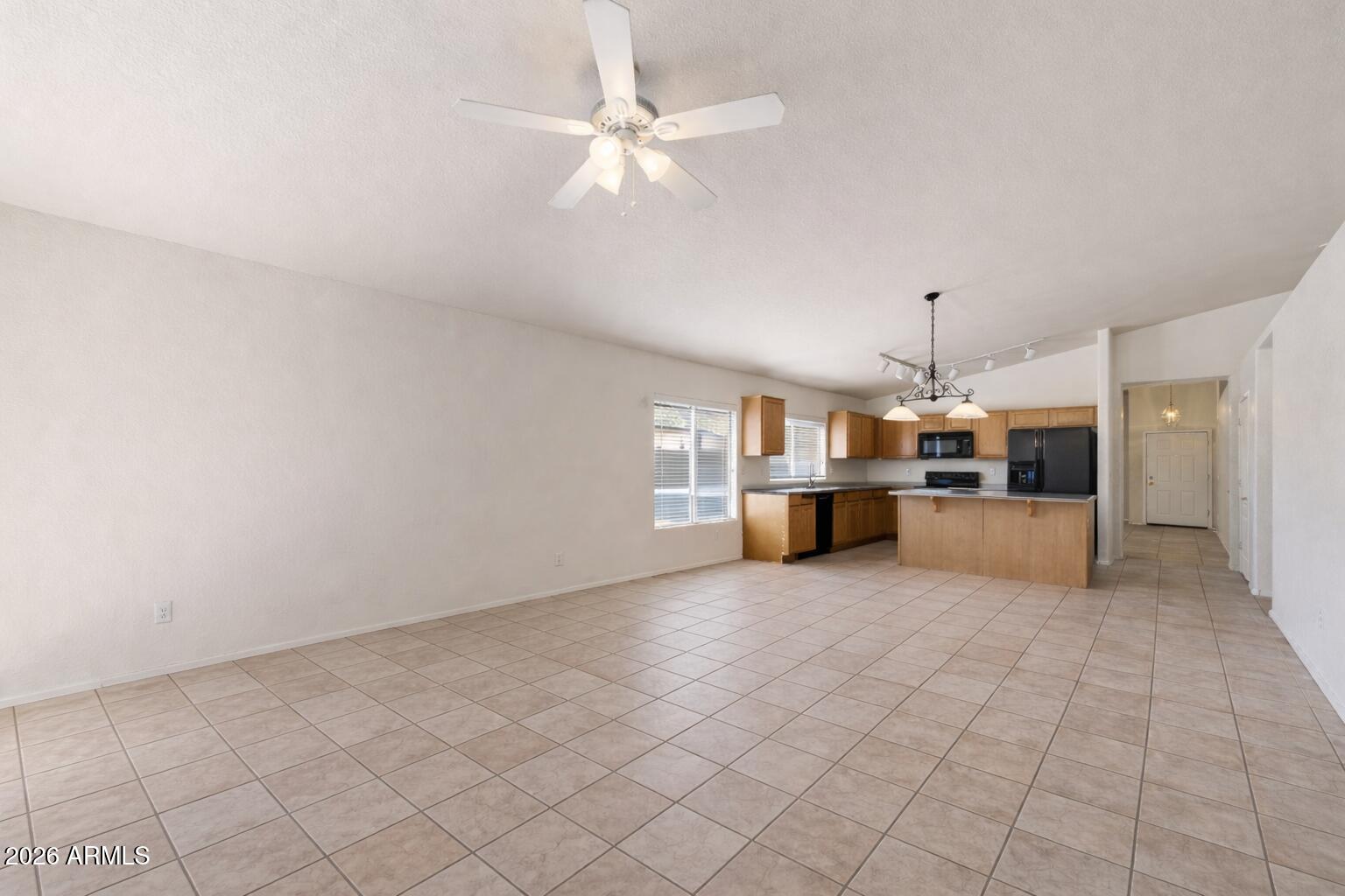 2415 S COMPTON