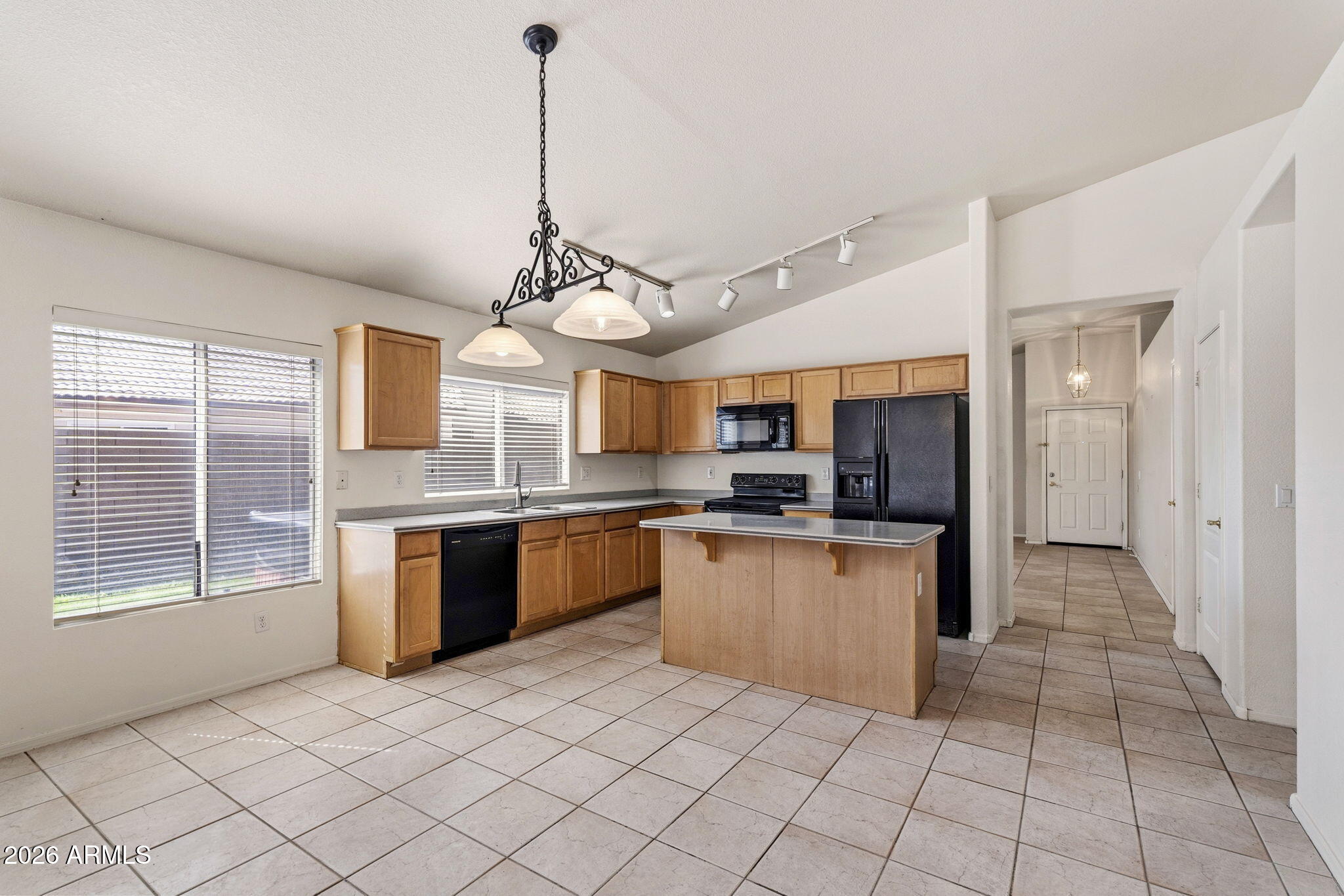 2415 S COMPTON