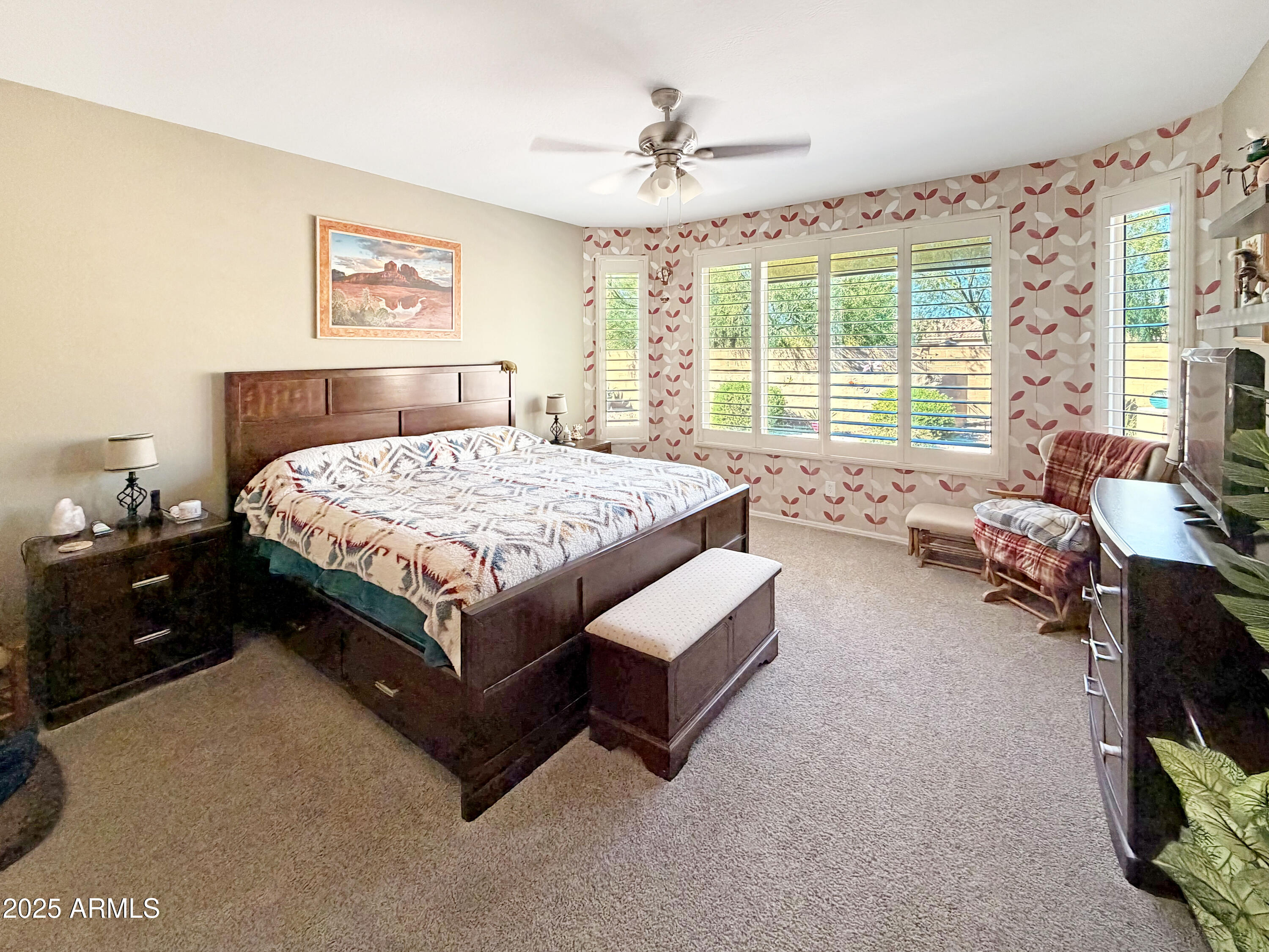 4392 N JULIEANNE Court