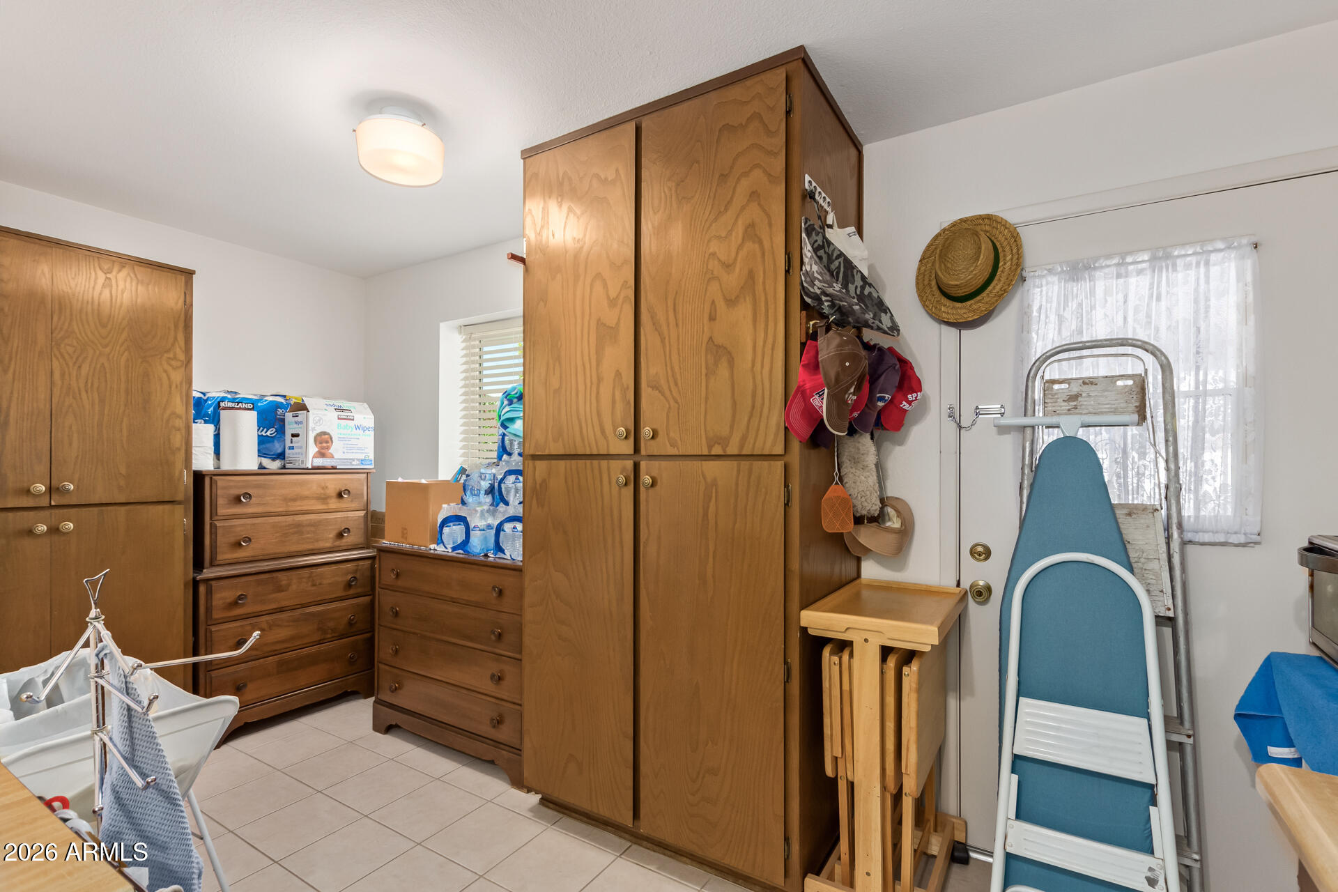 4712 E CRESCENT Avenue