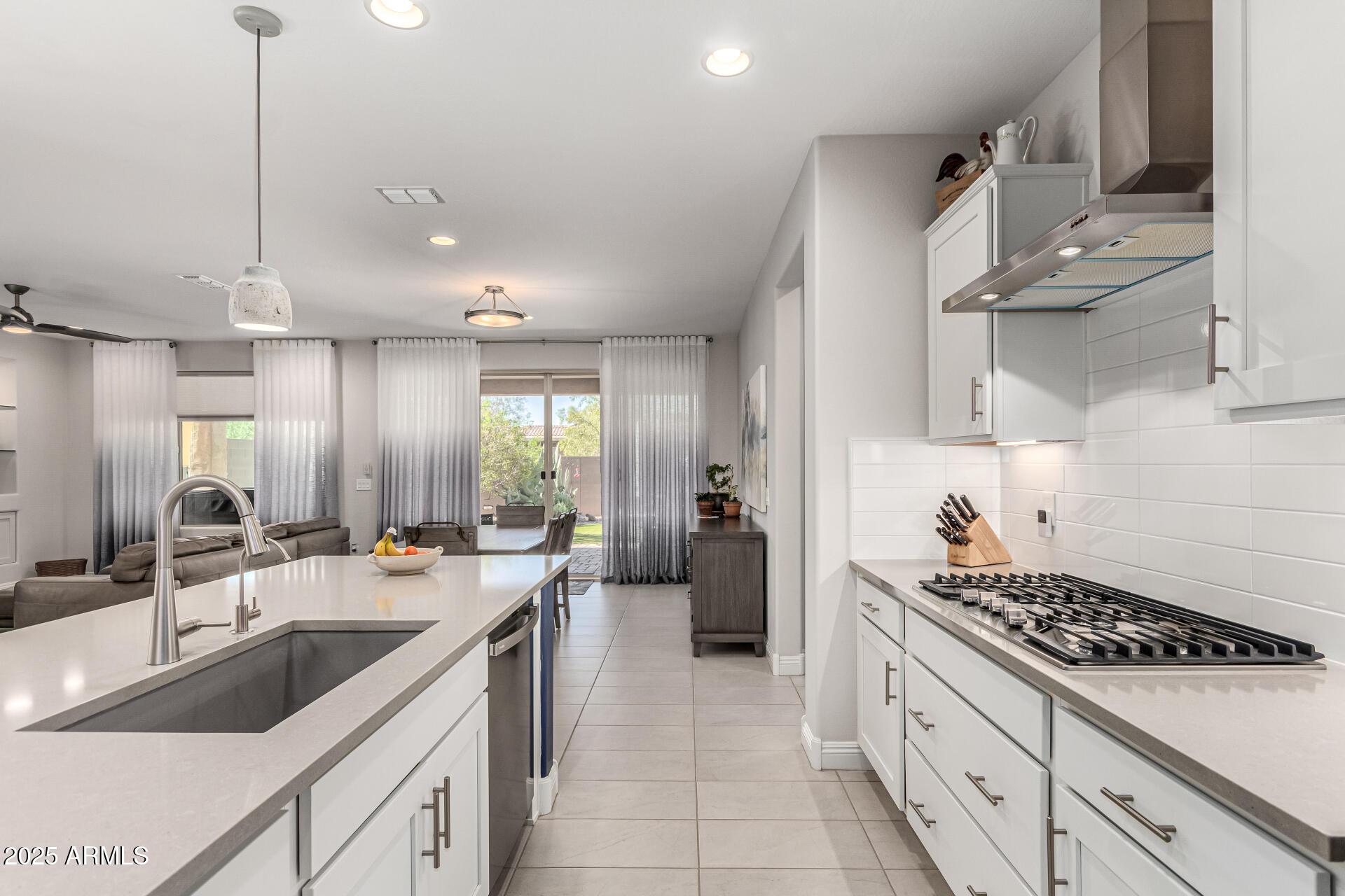 4138 N HAWTHORN Drive