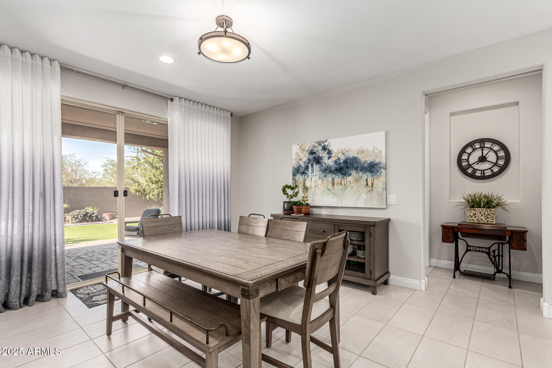 4138 N HAWTHORN Drive