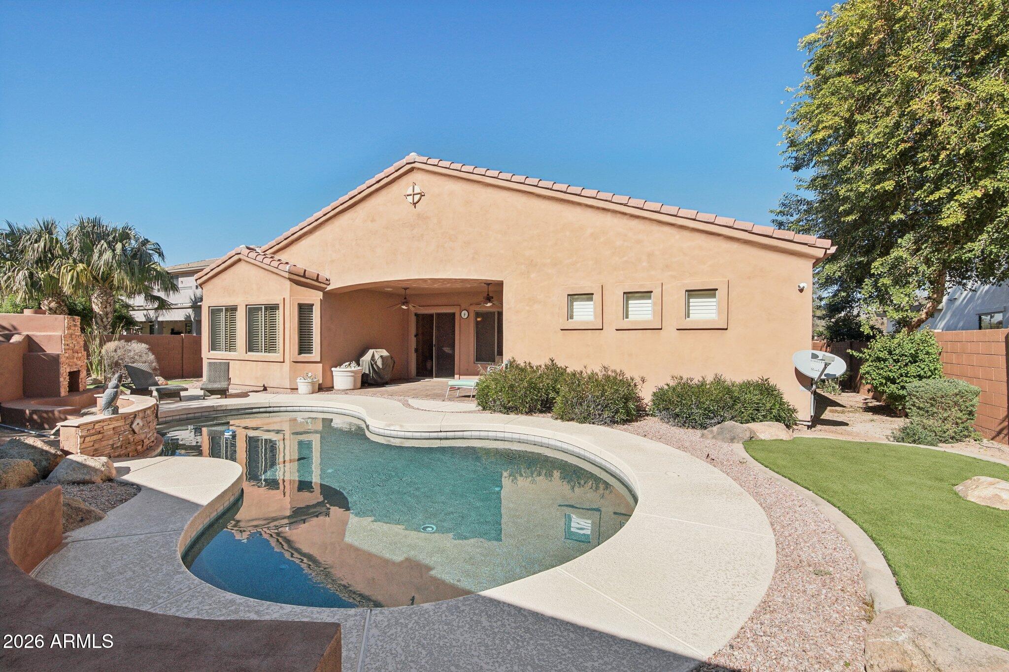 1051 W SIERRA MADRE Avenue