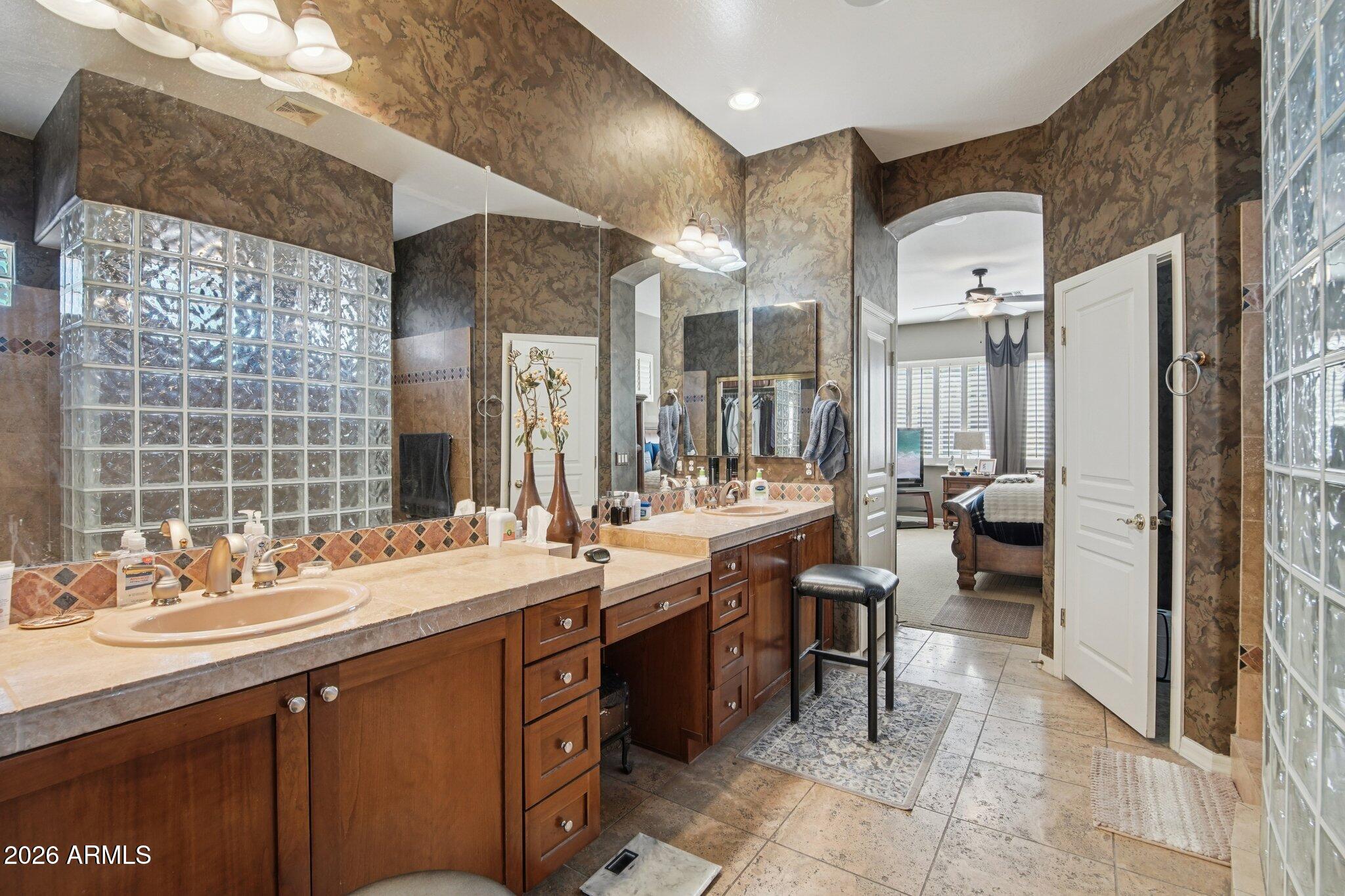 1051 W SIERRA MADRE Avenue