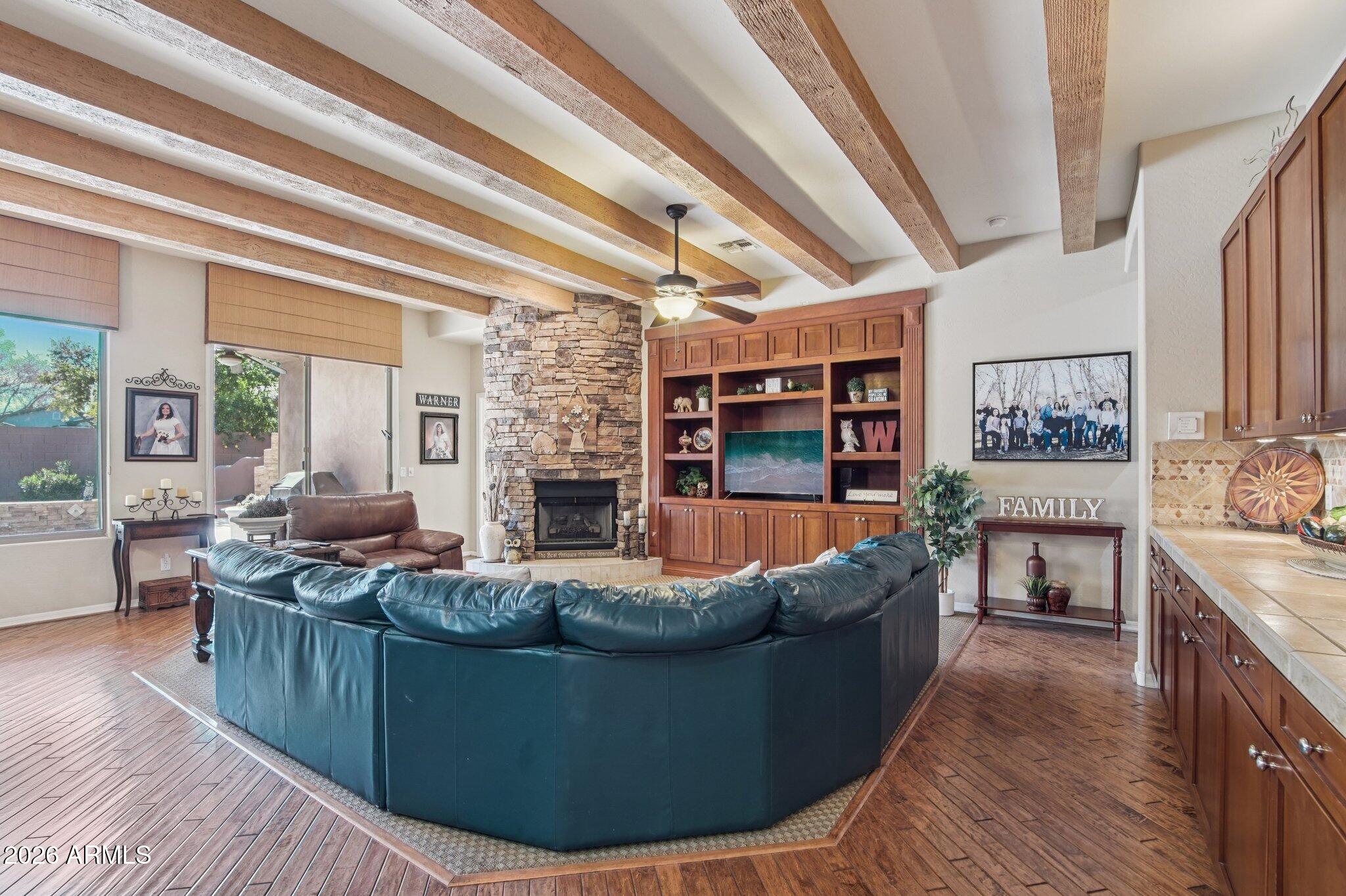 1051 W SIERRA MADRE Avenue