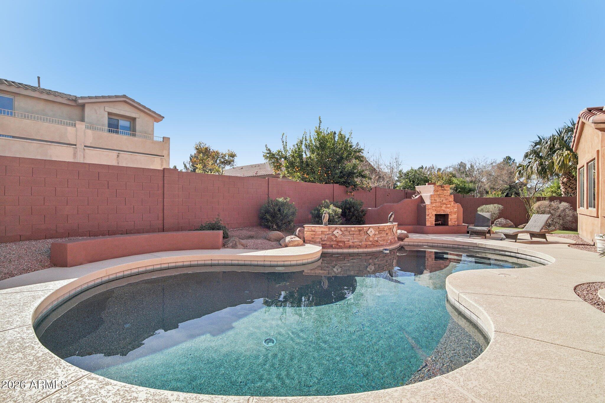 1051 W SIERRA MADRE Avenue