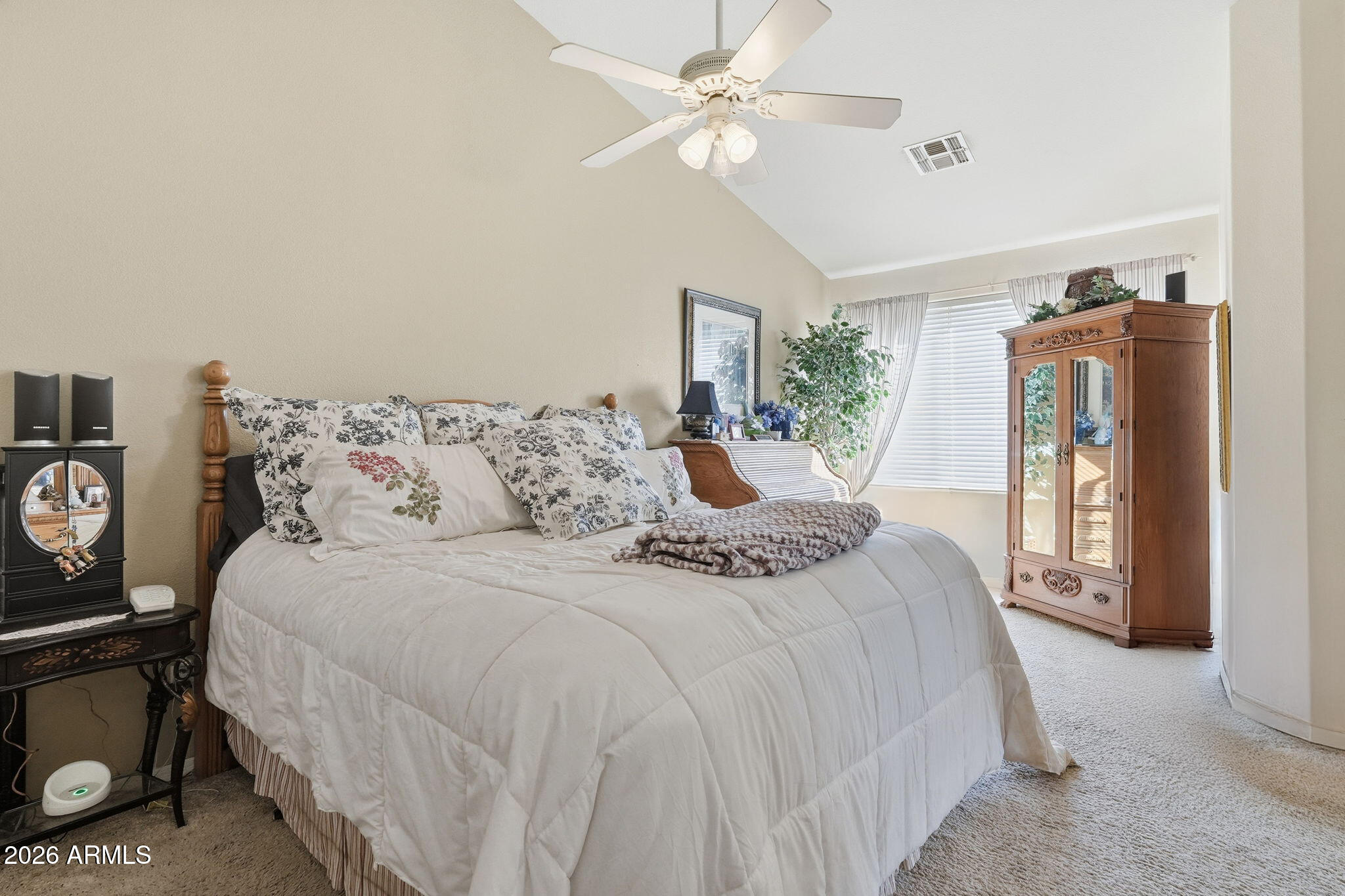 1381 W MAPLEWOOD Street