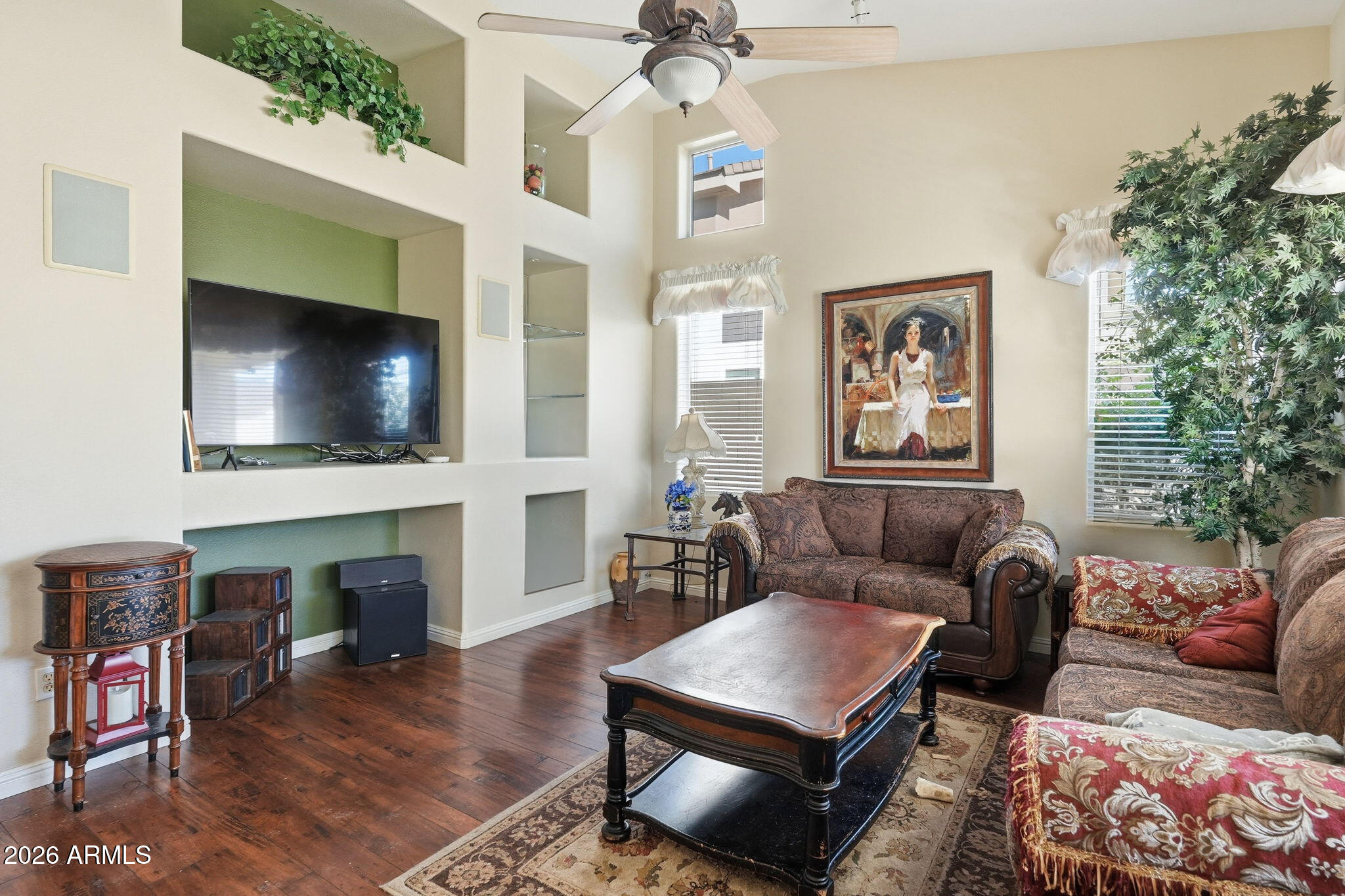 1381 W MAPLEWOOD Street