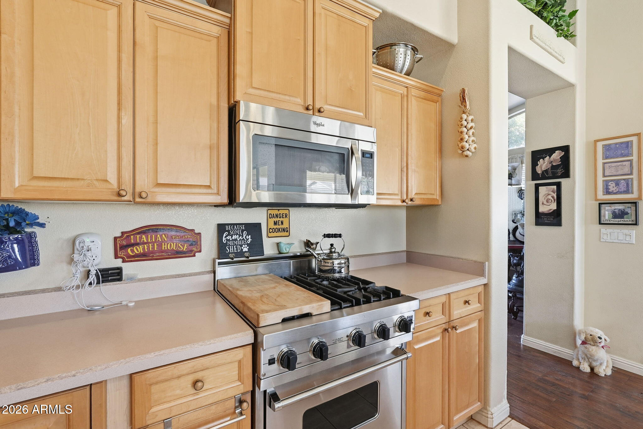 1381 W MAPLEWOOD Street