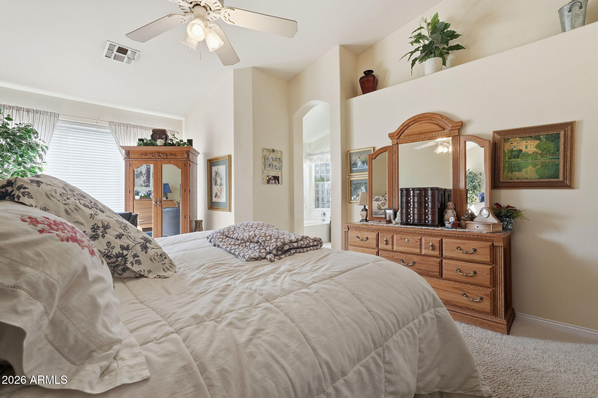 1381 W MAPLEWOOD Street