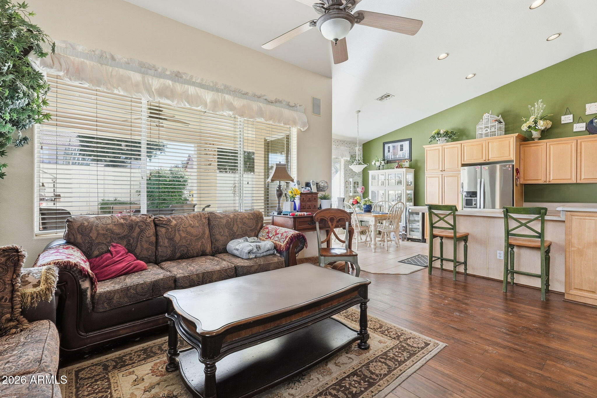 1381 W MAPLEWOOD Street