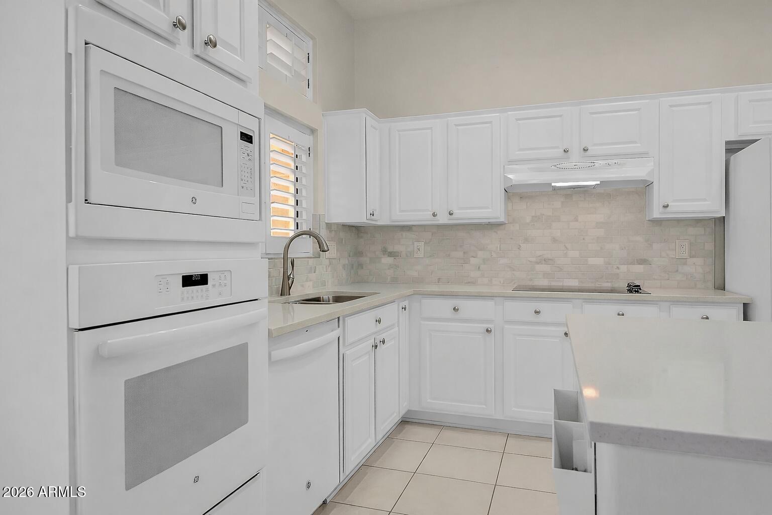 13729 W ROBERTSON Drive